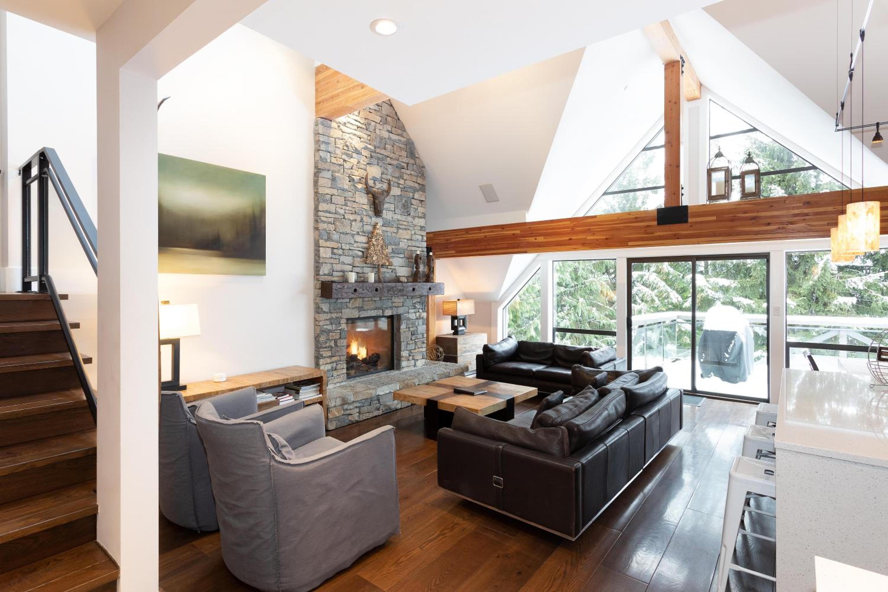 Pinnacle Ridge 21 | Family Townhome w/ Prime Ski Access, Hot Tub, 2 Living Rooms & Fireplace