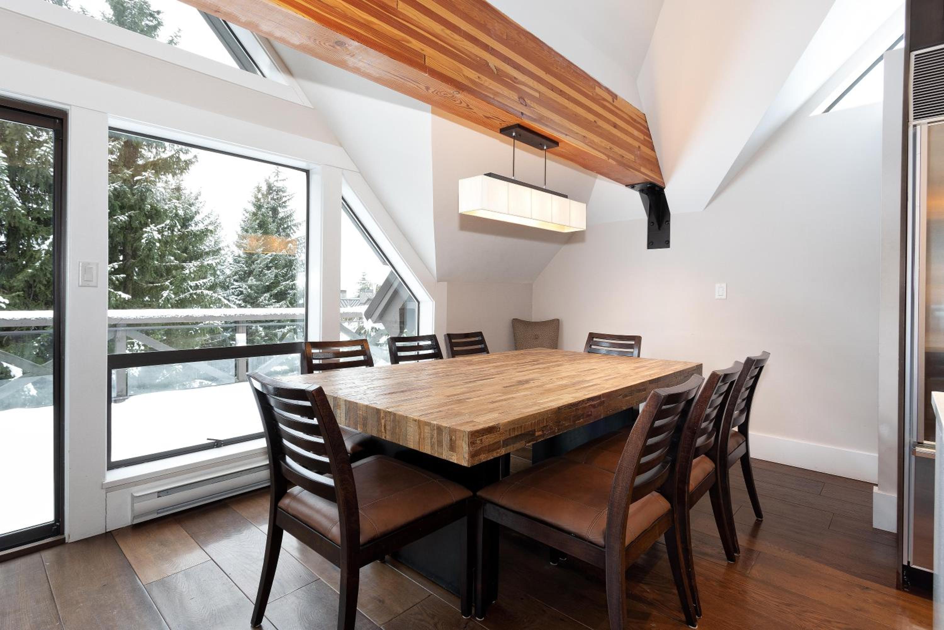 Pinnacle Ridge 21 | Family Townhome w/ Prime Ski Access, Hot Tub, 2 Living Rooms & Fireplace