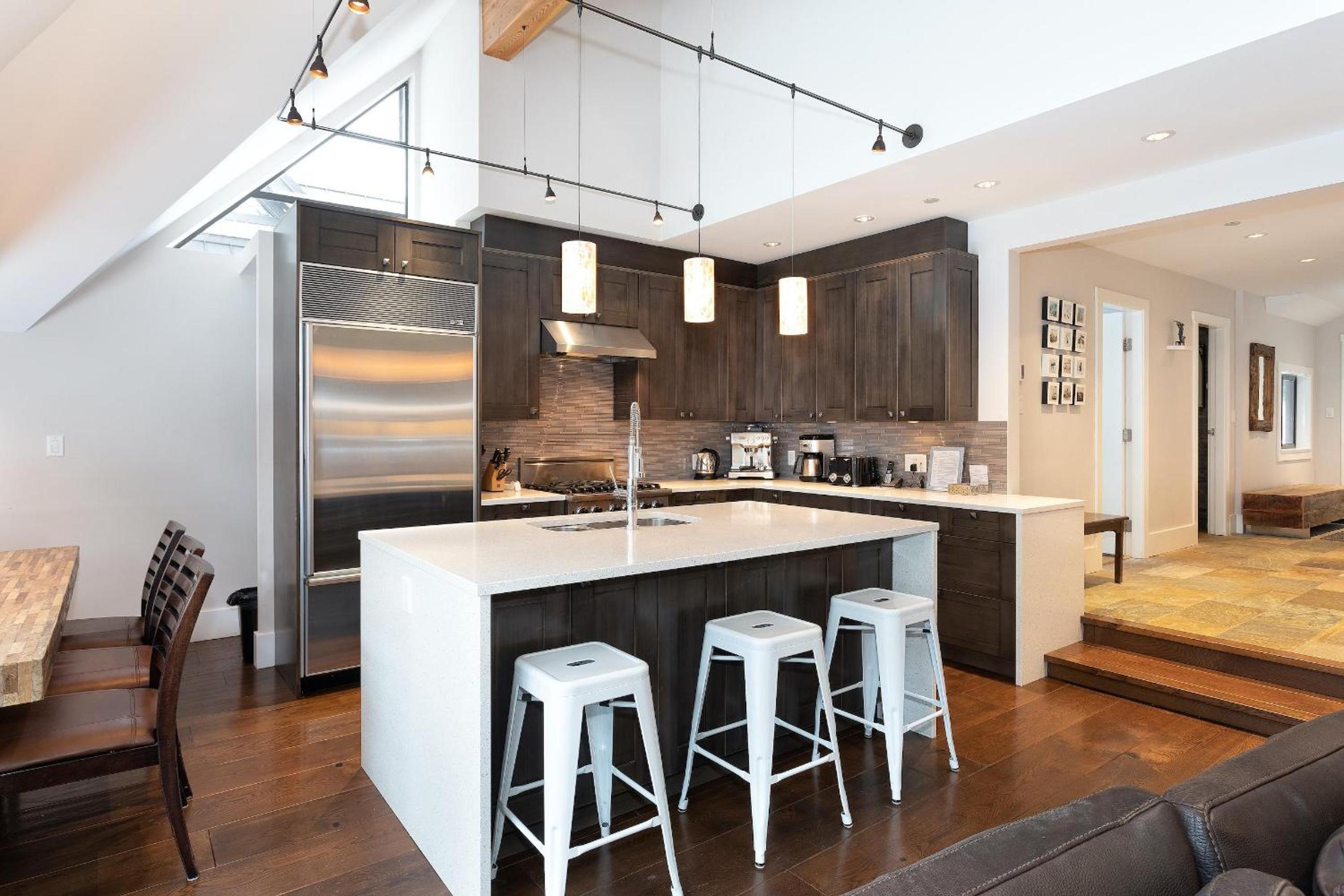 Pinnacle Ridge 21 | Family Townhome w/ Prime Ski Access, Hot Tub, 2 Living Rooms & Fireplace