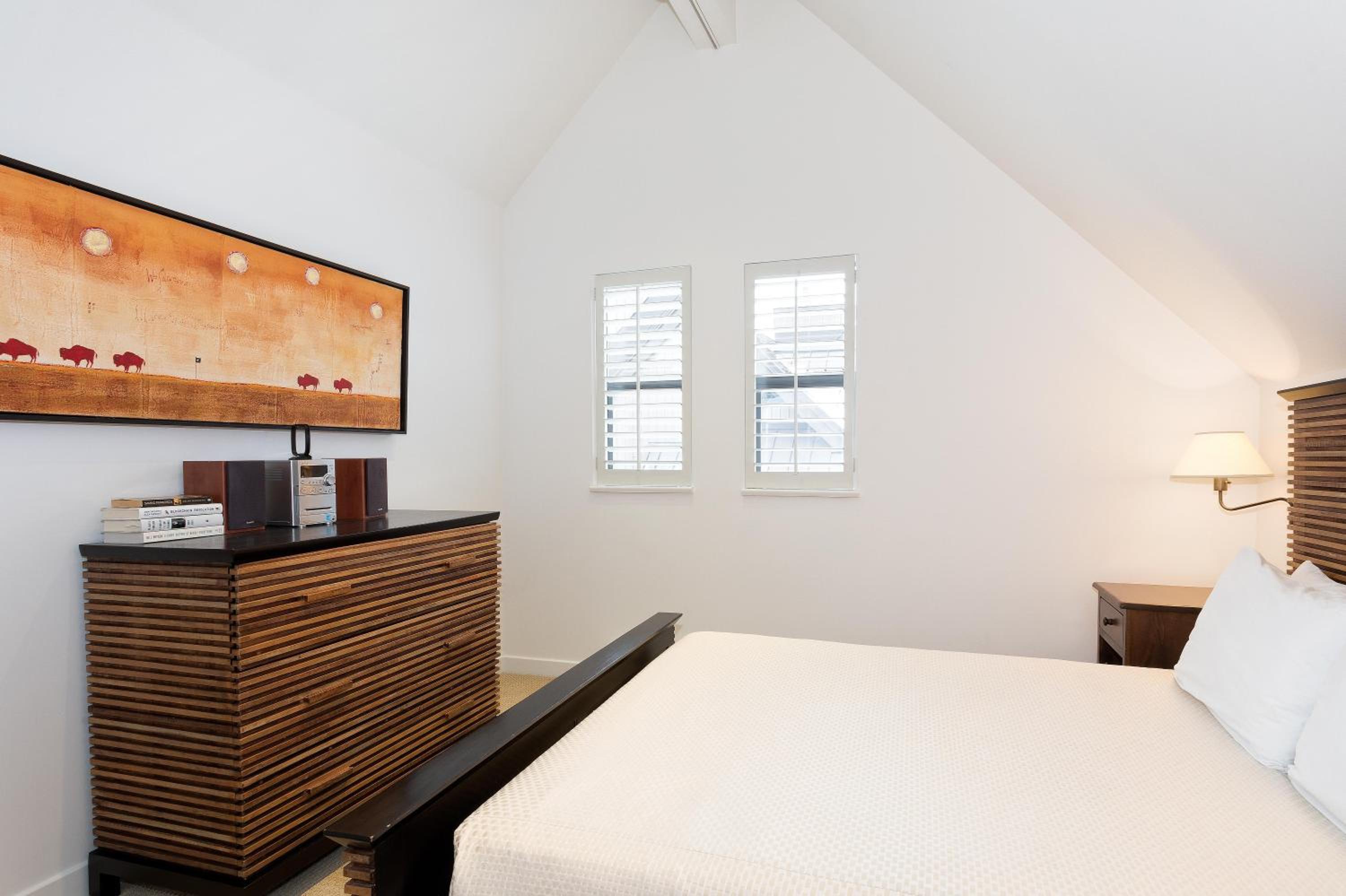 Pinnacle Ridge 21 | Family Townhome w/ Prime Ski Access, Hot Tub, 2 Living Rooms & Fireplace