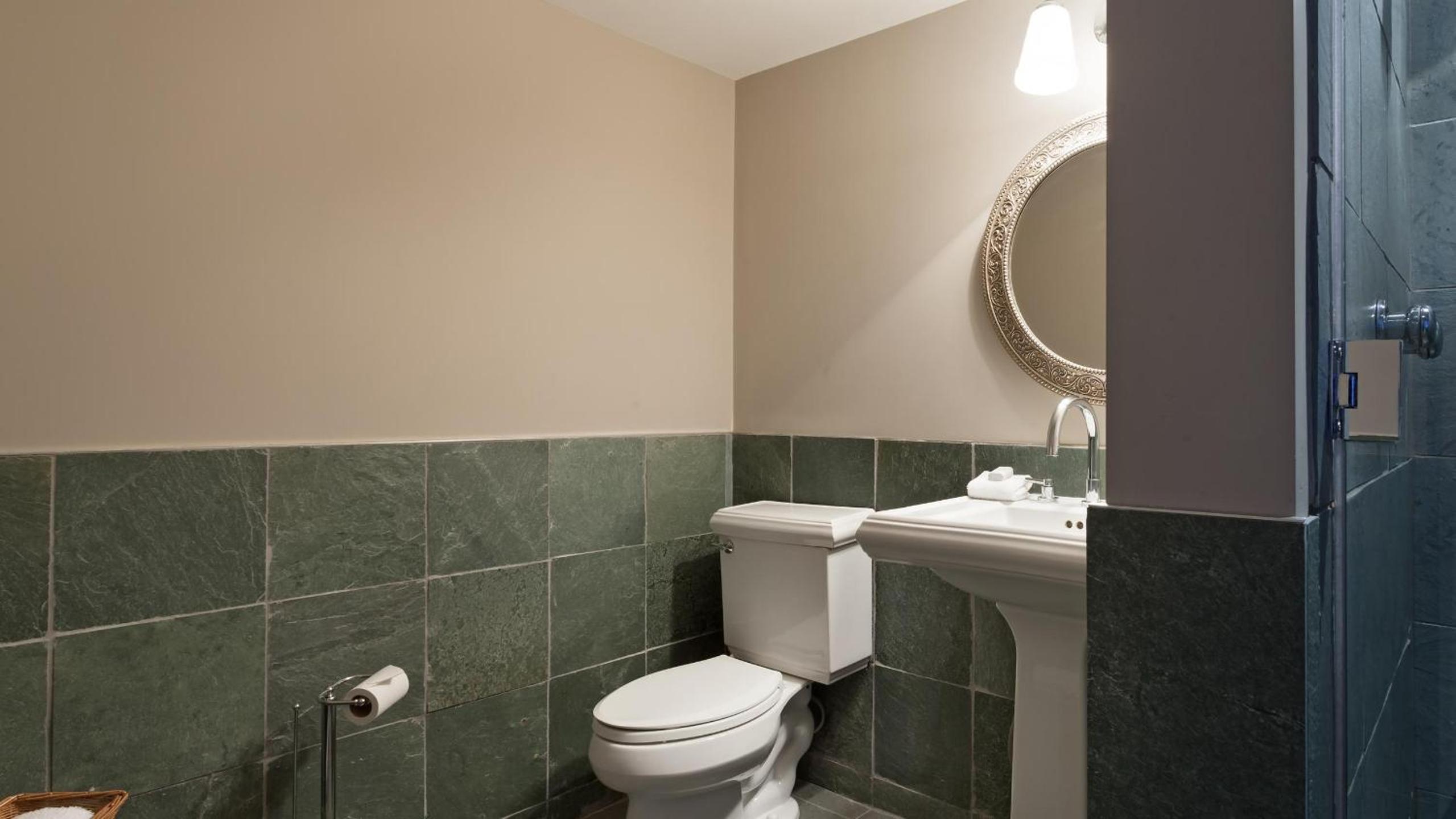 Pinnacle Ridge 21 | Family Townhome w/ Prime Ski Access, Hot Tub, 2 Living Rooms & Fireplace
