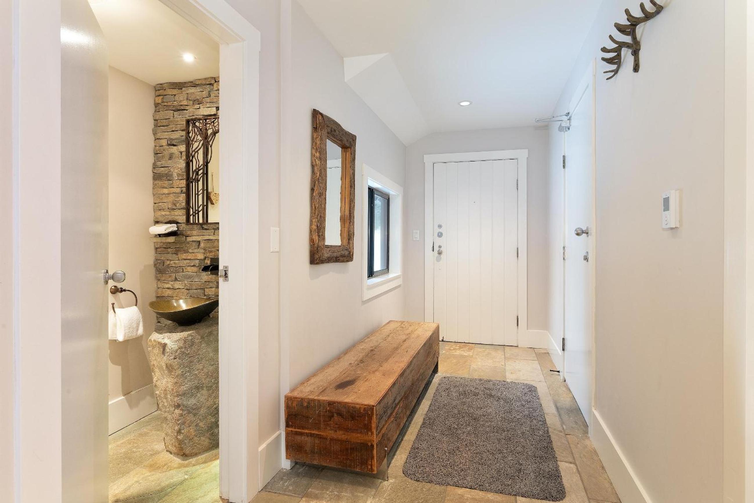 Pinnacle Ridge 21 | Family Townhome w/ Prime Ski Access, Hot Tub, 2 Living Rooms & Fireplace