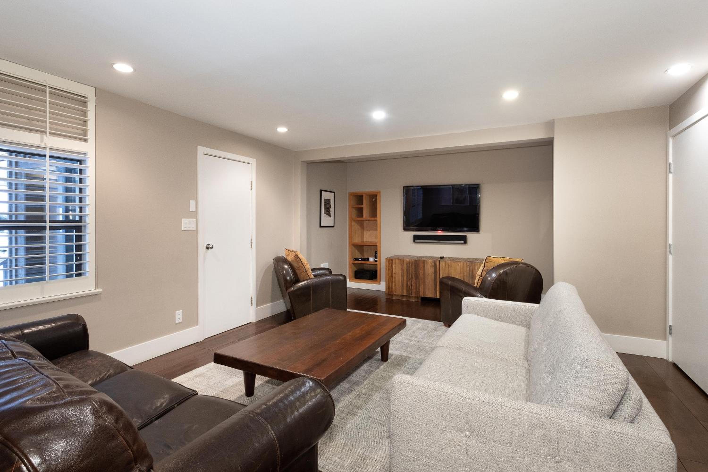 Pinnacle Ridge 21 | Family Townhome w/ Prime Ski Access, Hot Tub, 2 Living Rooms & Fireplace