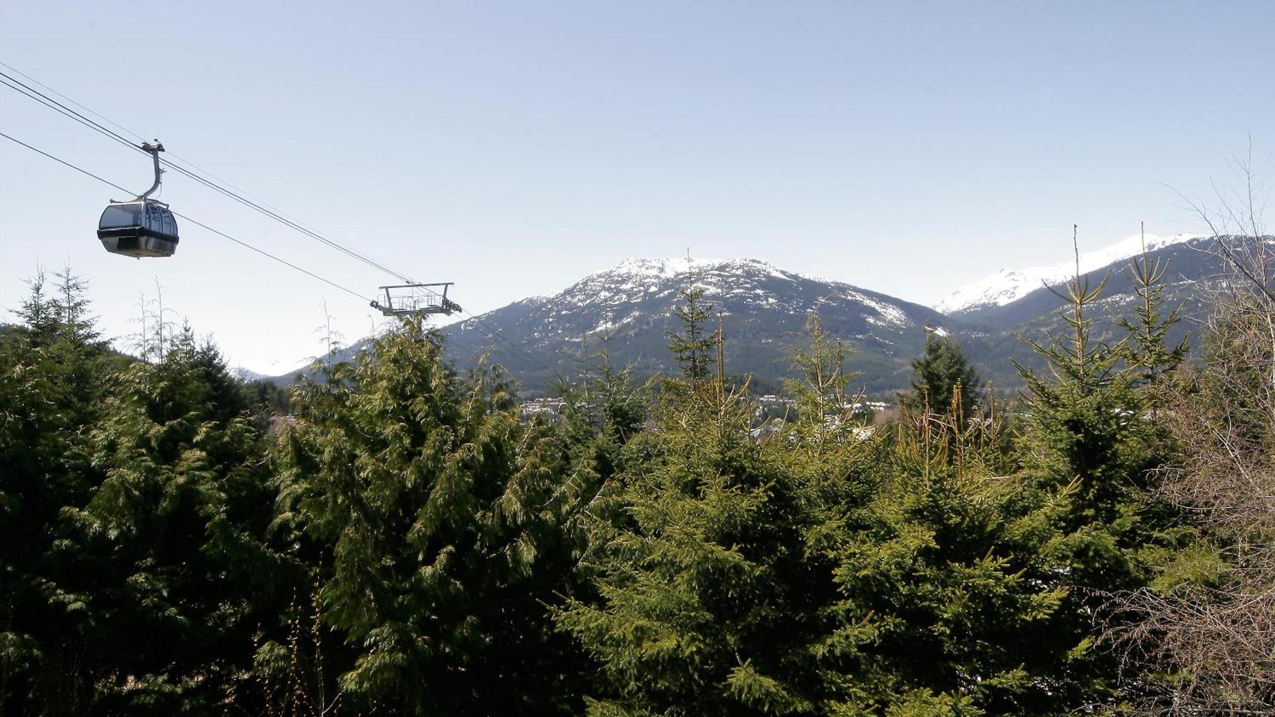 Pinnacle Ridge 21 | Family Townhome w/ Prime Ski Access, Hot Tub, 2 Living Rooms & Fireplace