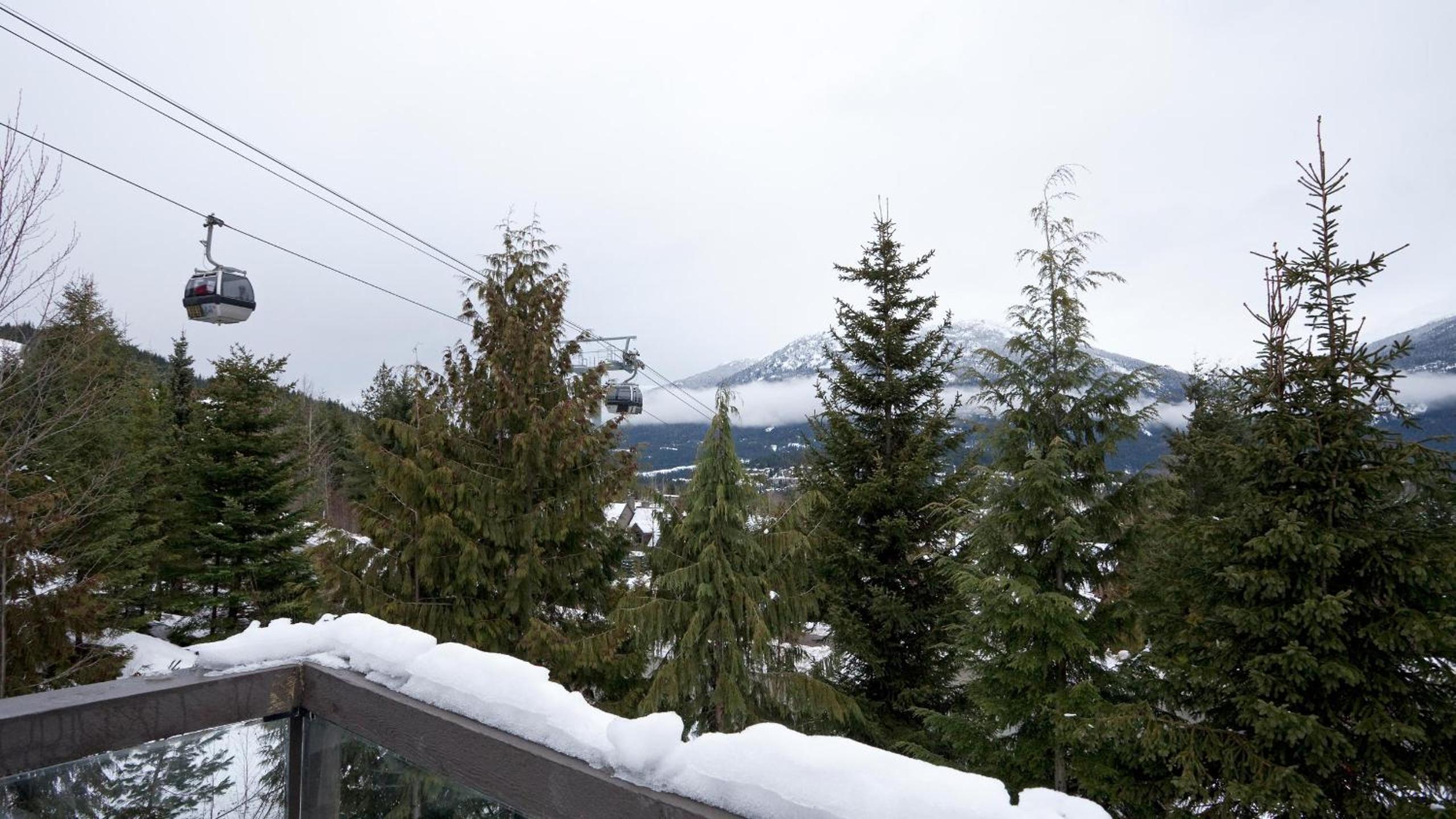 Pinnacle Ridge 21 | Family Townhome w/ Prime Ski Access, Hot Tub, 2 Living Rooms & Fireplace