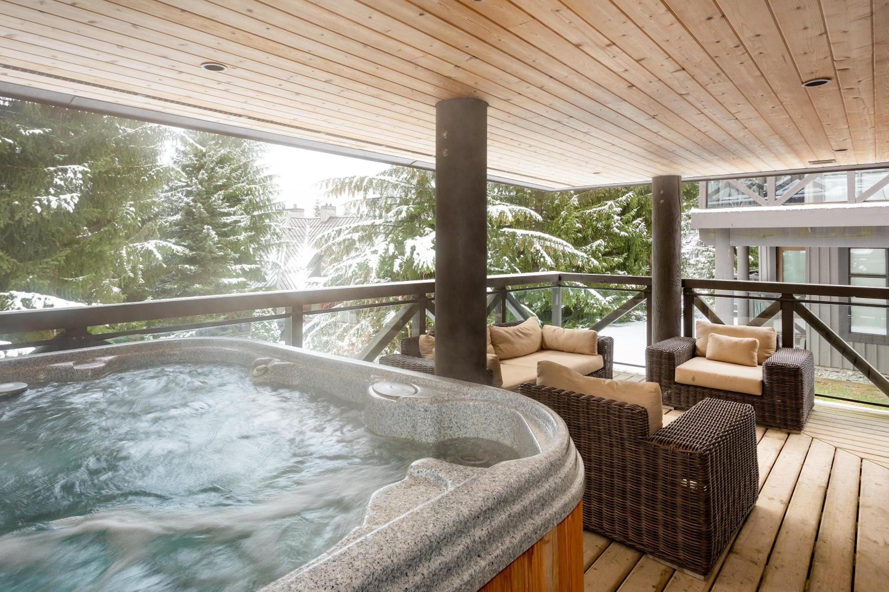 Pinnacle Ridge 21 | Family Townhome w/ Prime Ski Access, Hot Tub, 2 Living Rooms & Fireplace