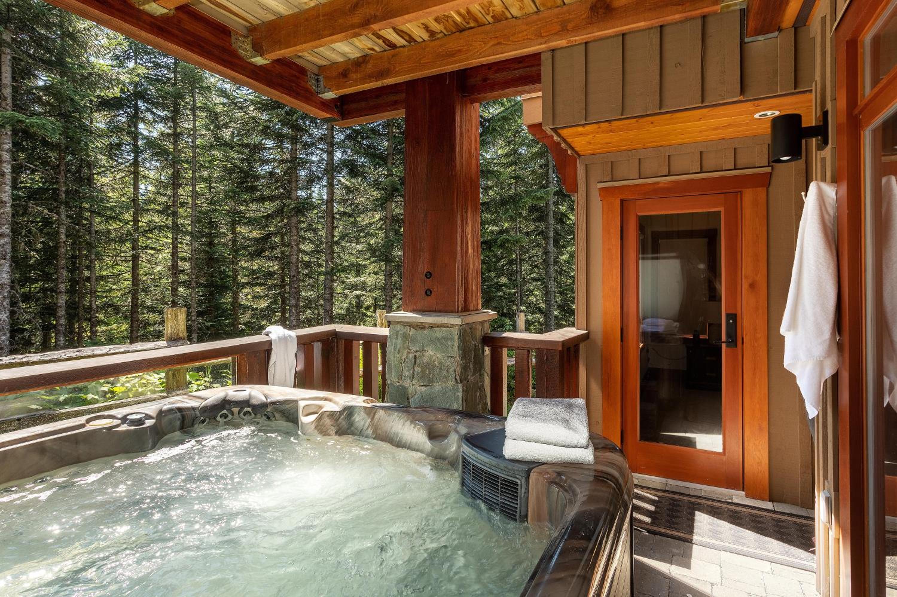 Taluswood Lookout 5 | Secluded & Bright w/ Ski Access, Hot Tub, Fireplace & Garage