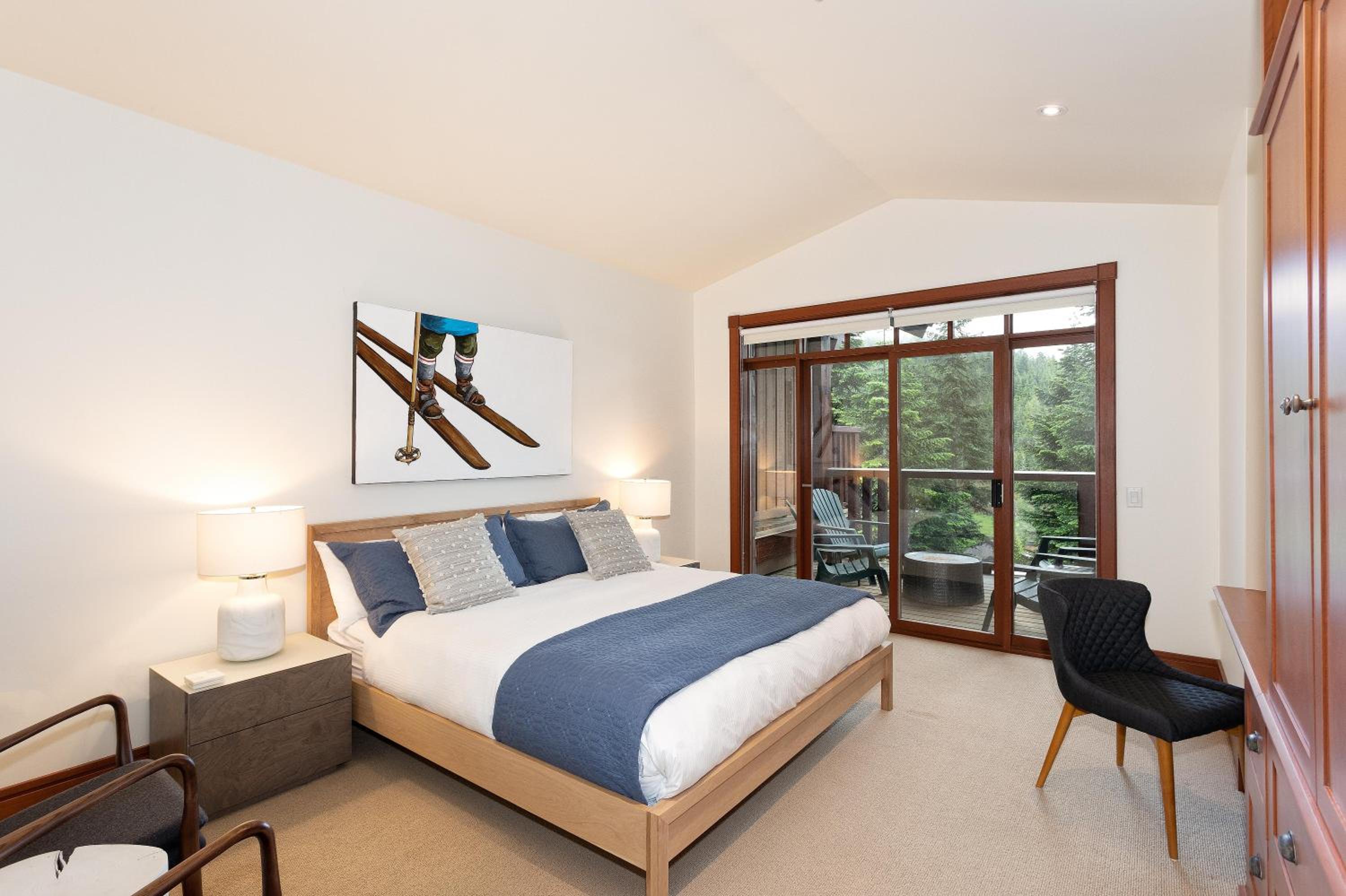 Taluswood Lookout 5 | Secluded & Bright w/ Ski Access, Hot Tub, Fireplace & Garage