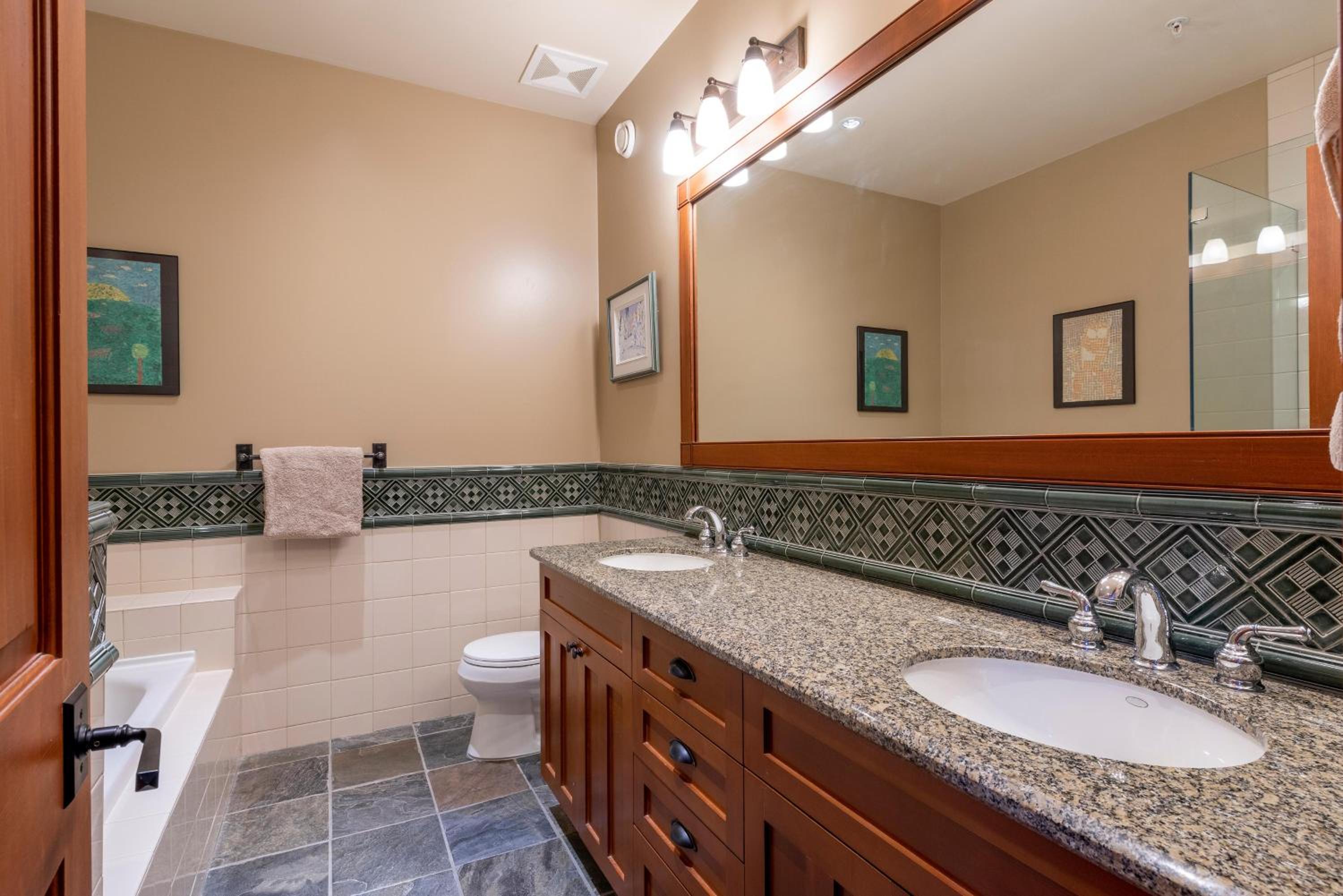 Taluswood Lookout 5 | Secluded & Bright w/ Ski Access, Hot Tub, Fireplace & Garage