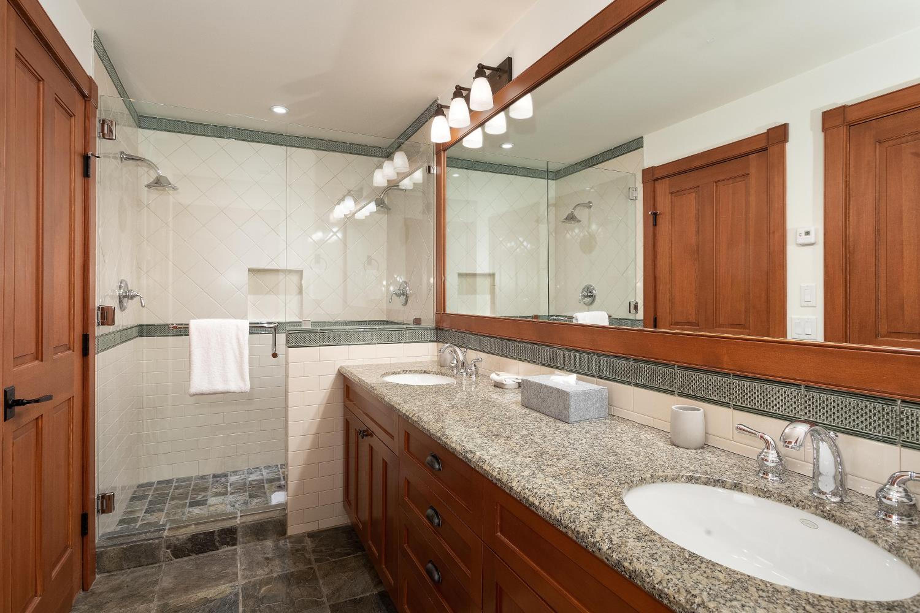 Taluswood Lookout 5 | Secluded & Bright w/ Ski Access, Hot Tub, Fireplace & Garage