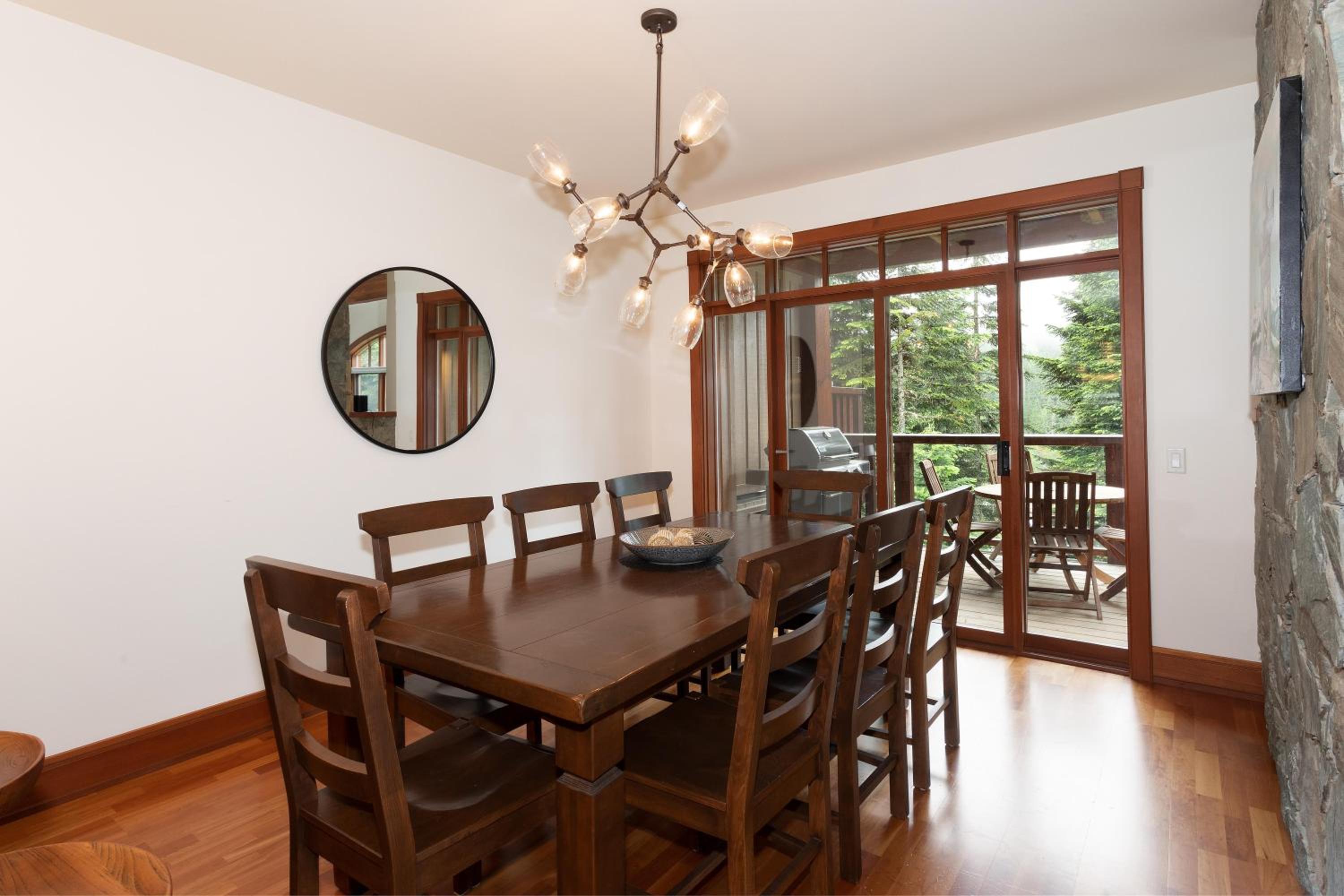 Taluswood Lookout 5 | Secluded & Bright w/ Ski Access, Hot Tub, Fireplace & Garage