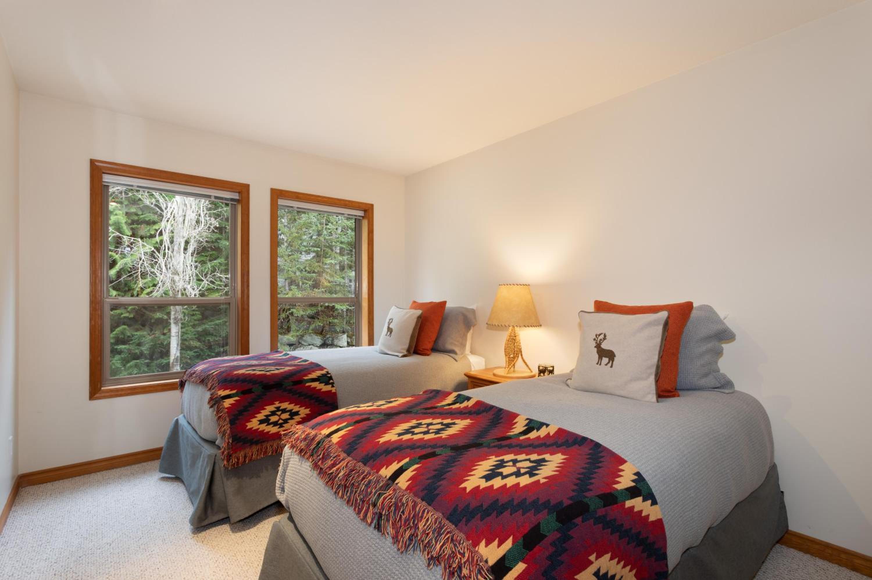 Painted Cliff 35 - Blackcomb home with Shared Hot Tub, Secure Parking - Whistler Platinum