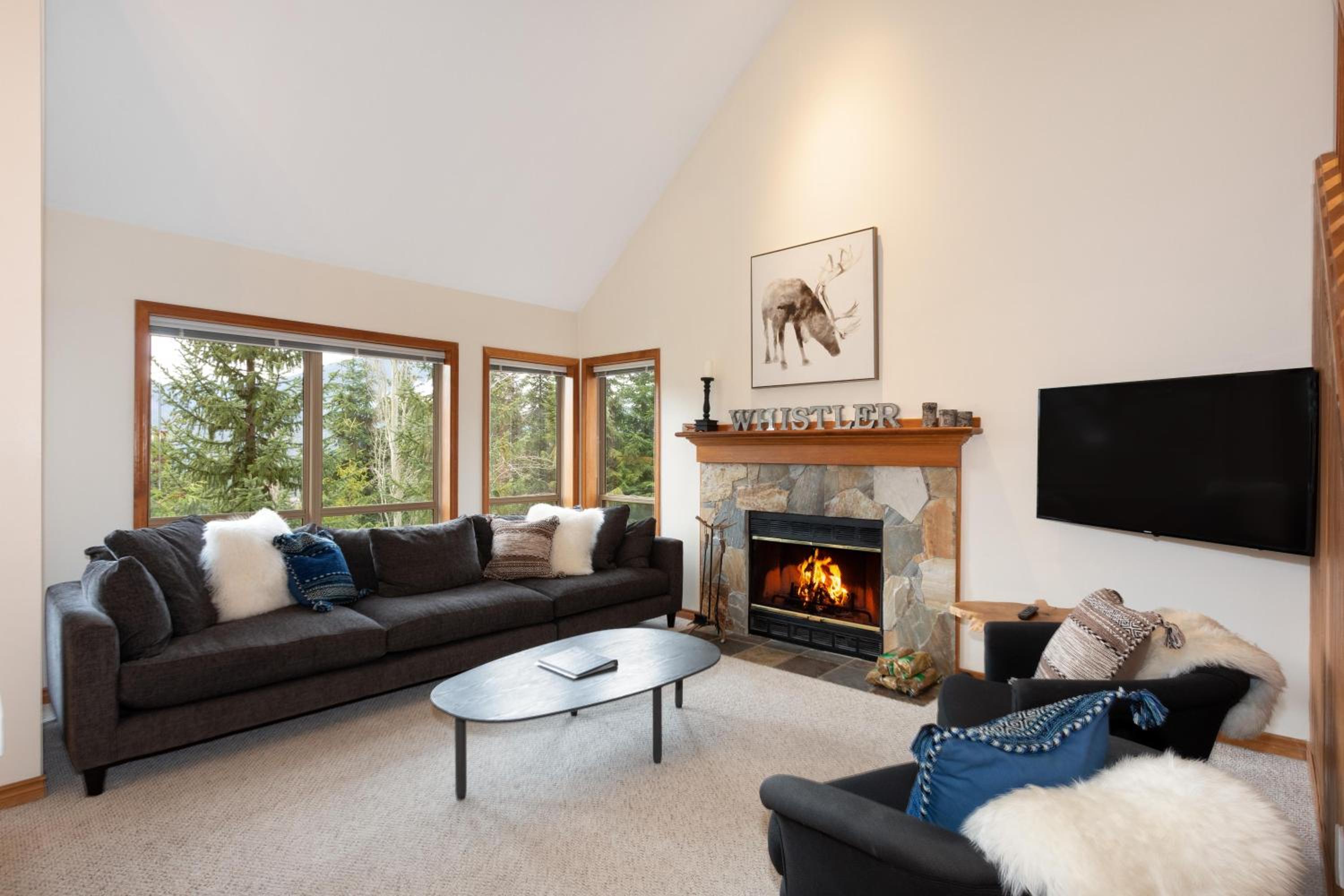 Painted Cliff 35 - Blackcomb home with Shared Hot Tub, Secure Parking - Whistler Platinum
