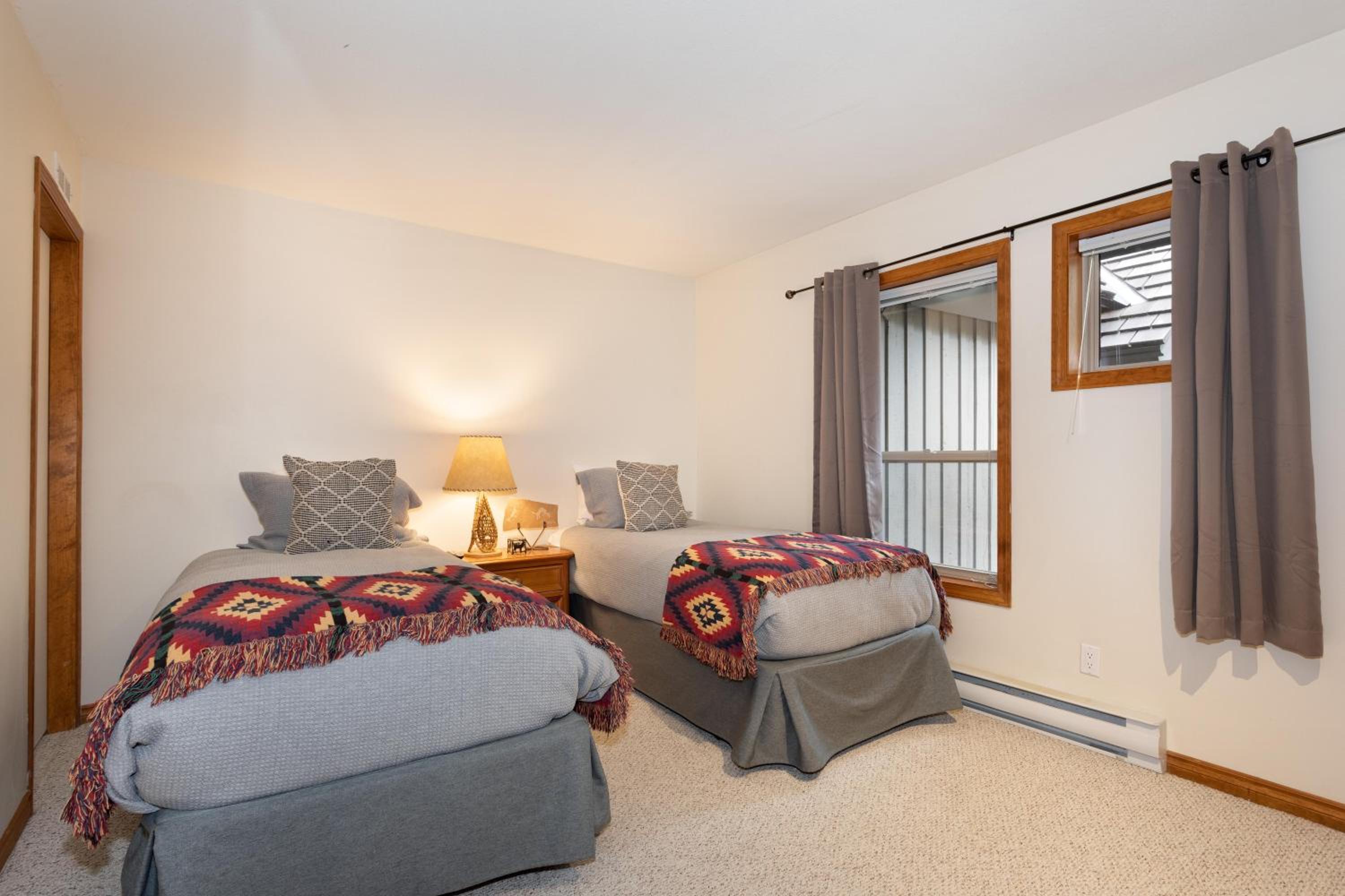 Painted Cliff 35 - Blackcomb home with Shared Hot Tub, Secure Parking - Whistler Platinum