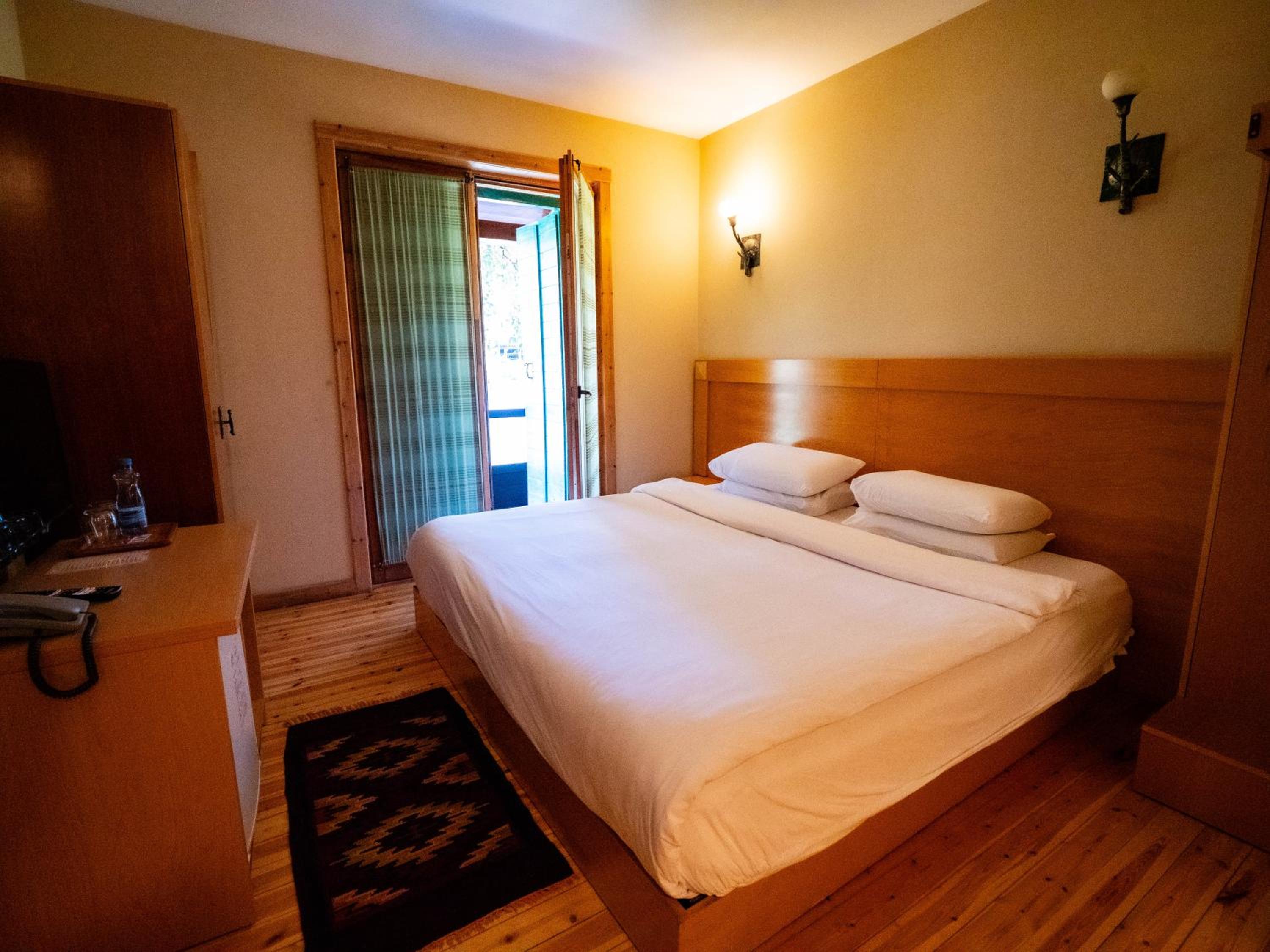 Natyral Razma Resort