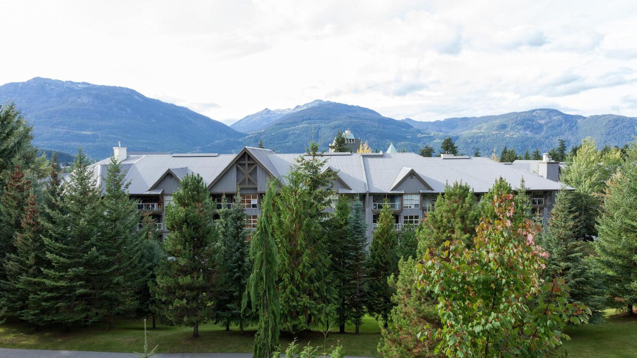 Woodrun Lodge 307 | Sleek Slopeside Unit w/ Pool, Hot Tub, & Heated Floors