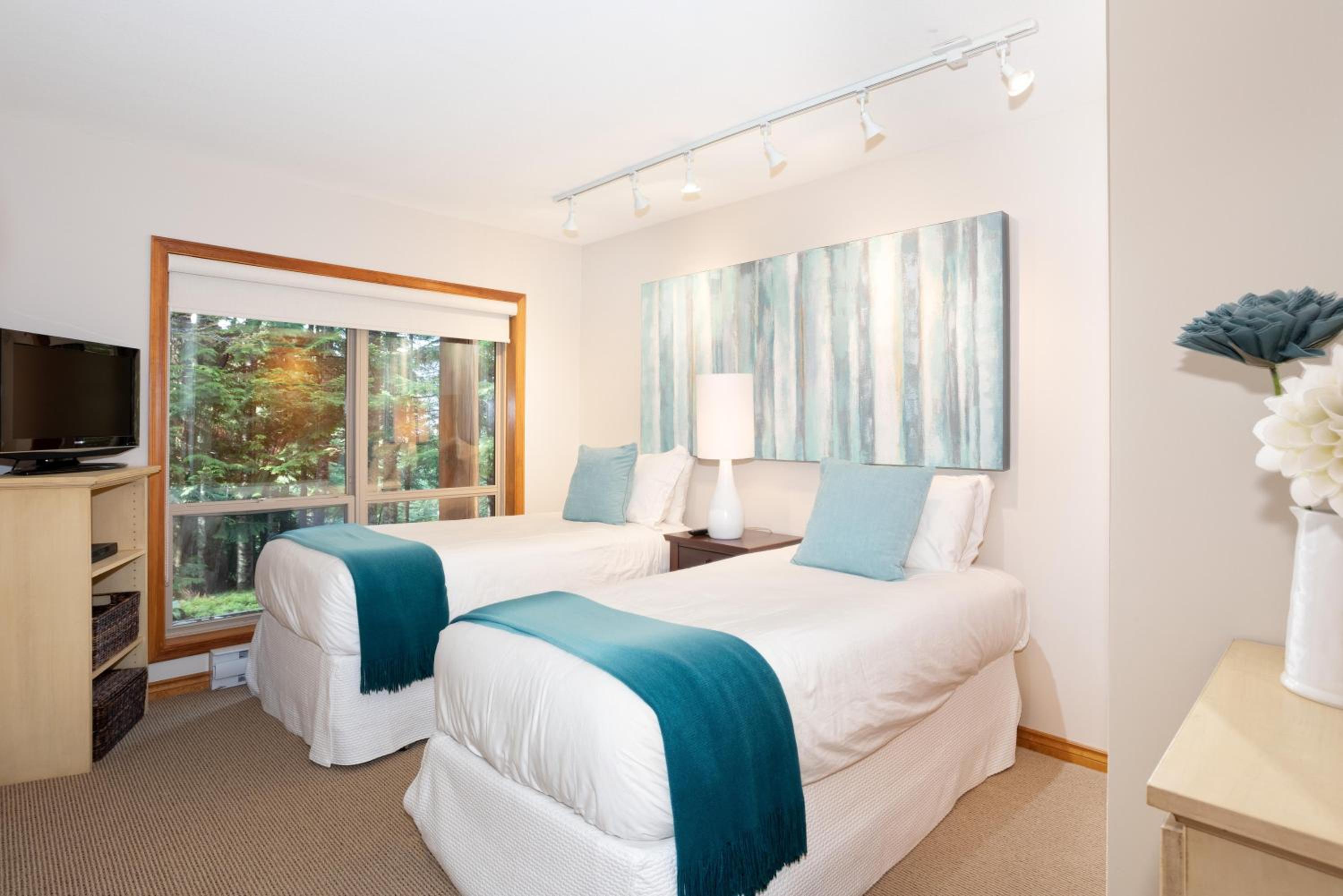 Painted Cliff 51 | Ski-in, Ski-Out Townhome, w/ Parking & Shared Hot Tub Access