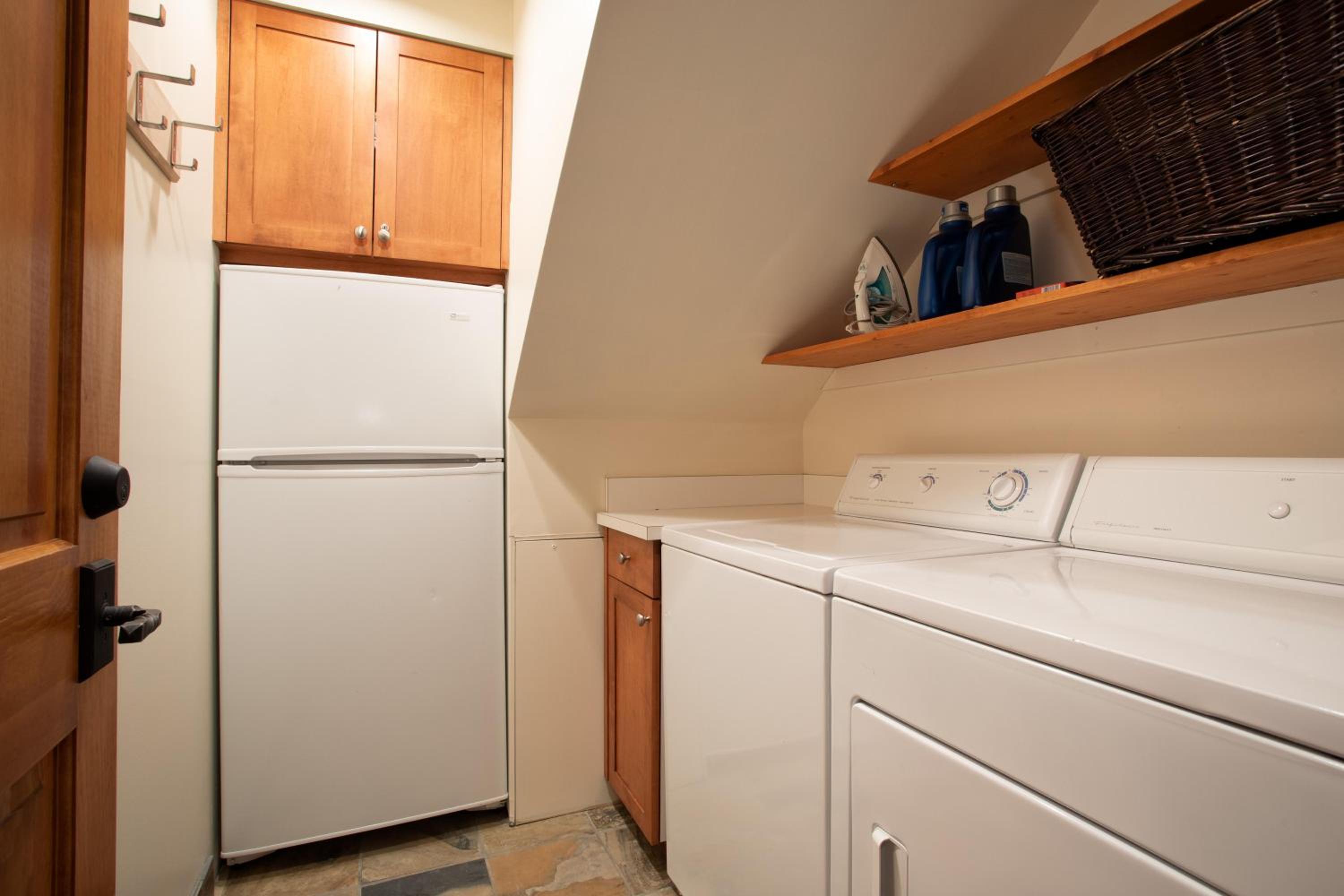 Painted Cliff 51 | Ski-in, Ski-Out Townhome, w/ Parking & Shared Hot Tub Access