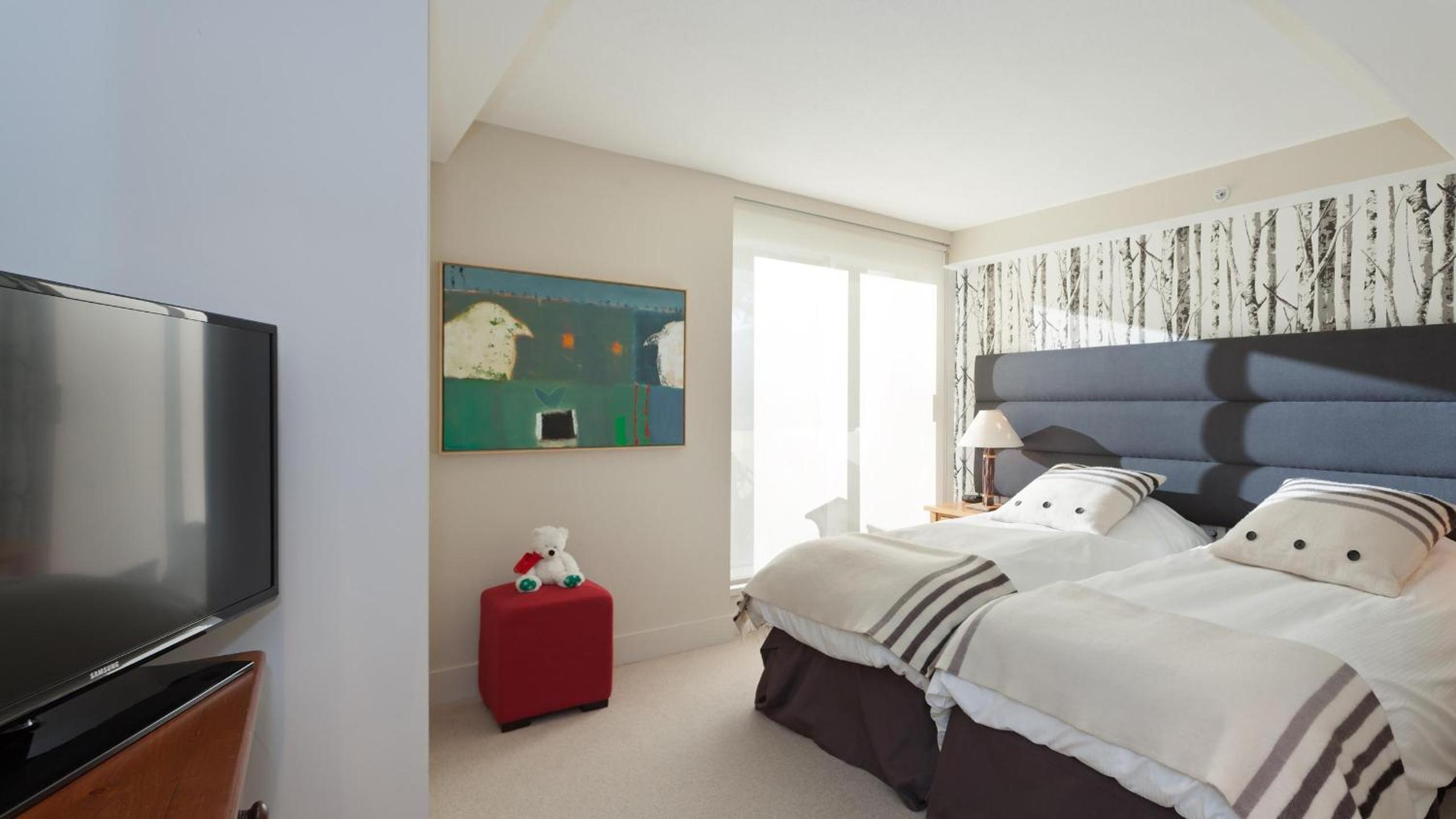 Woodrun Lodge 108 | Ski-In Ski-Out Condo w/ Pool, Hot Tub, Parking, & Patio Near Upper Village