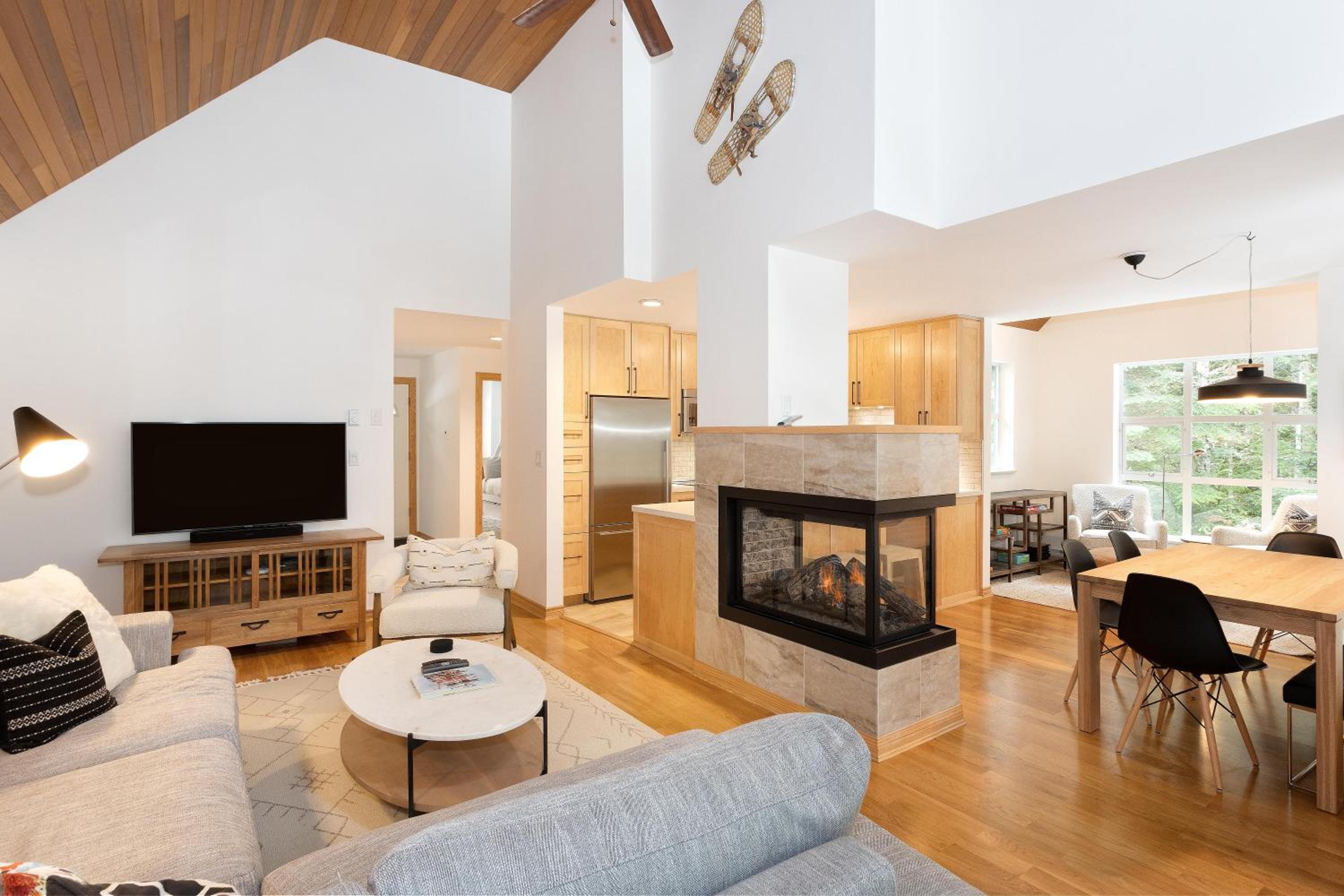 Snowbird 304 | Newly Renovated Townhome Perfect for Families! Hot Tub & Underground Parking