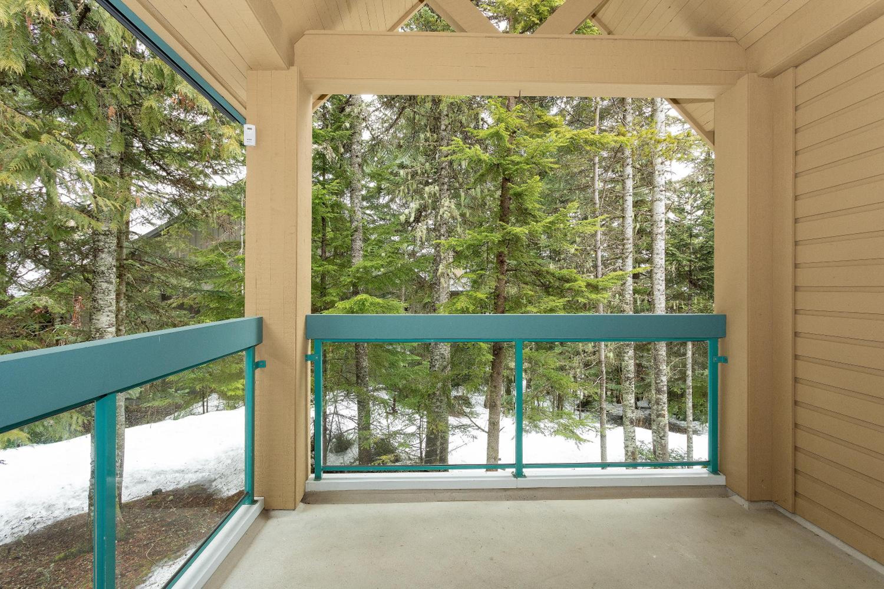 Snowbird 304 | Newly Renovated Townhome Perfect for Families! Hot Tub & Underground Parking