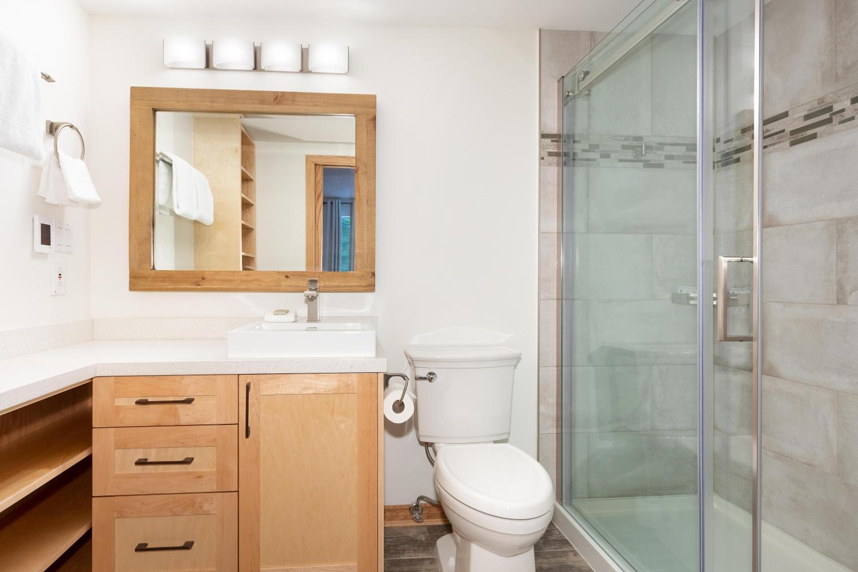 Snowbird 304 | Newly Renovated Townhome Perfect for Families! Hot Tub & Underground Parking