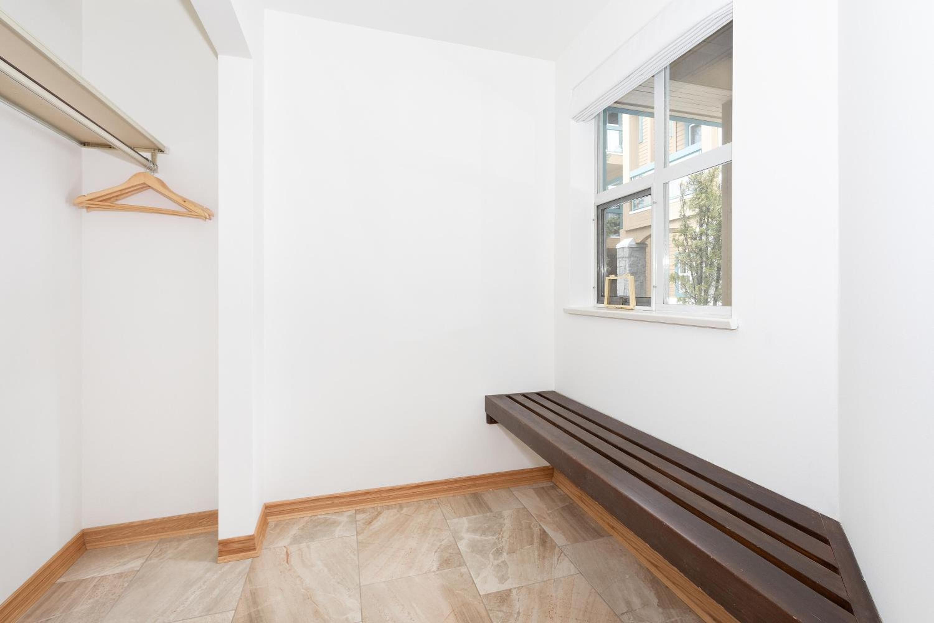 Snowbird 304 | Newly Renovated Townhome Perfect for Families! Hot Tub & Underground Parking