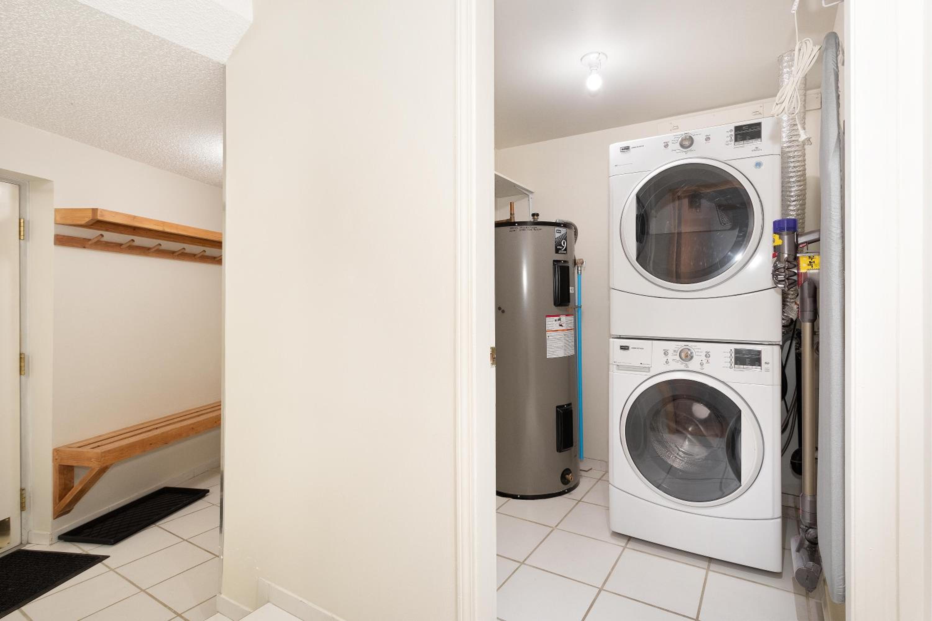Snowbird 304 | Newly Renovated Townhome Perfect for Families! Hot Tub & Underground Parking