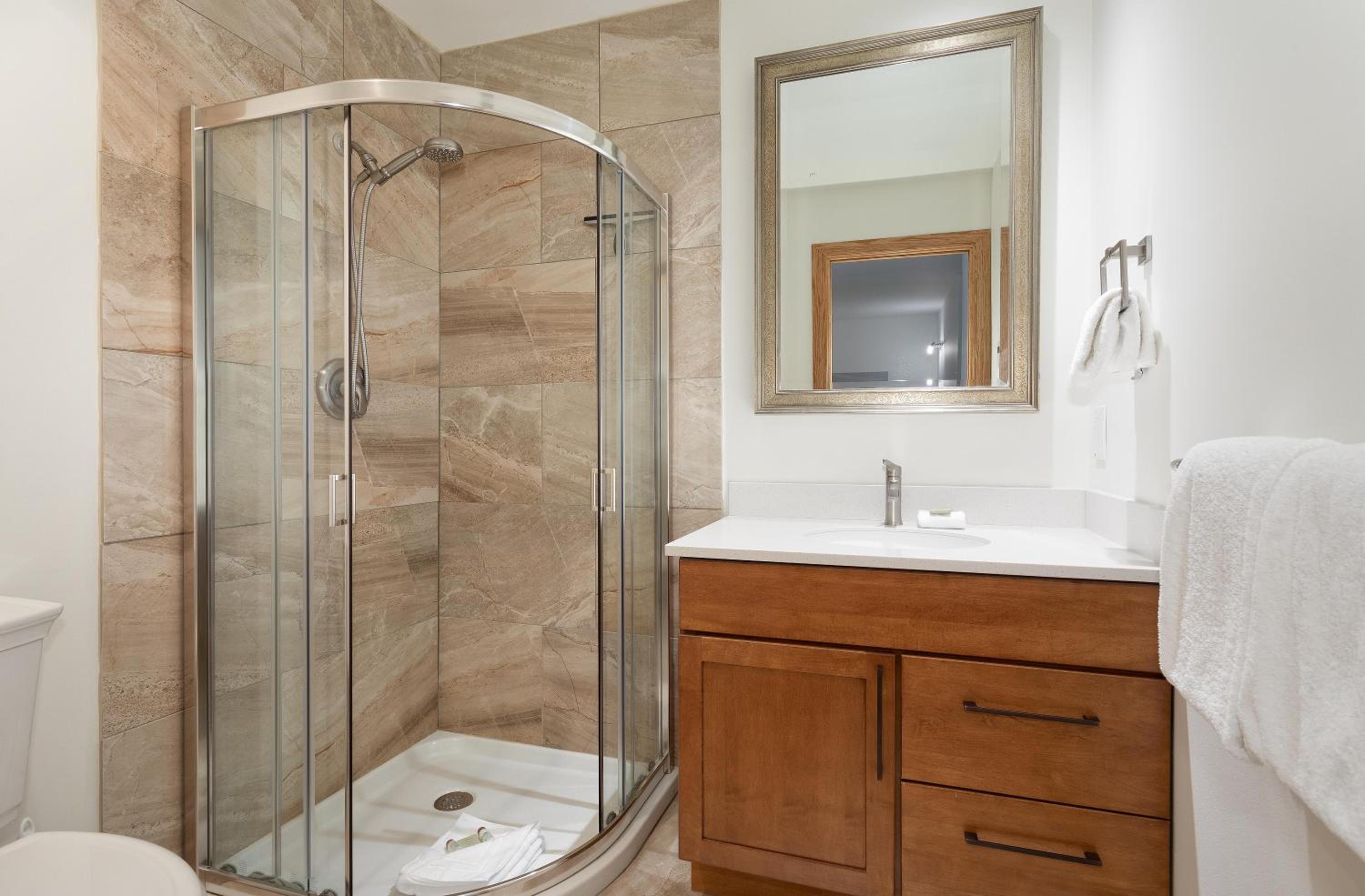 Snowbird 304 | Newly Renovated Townhome Perfect for Families! Hot Tub & Underground Parking
