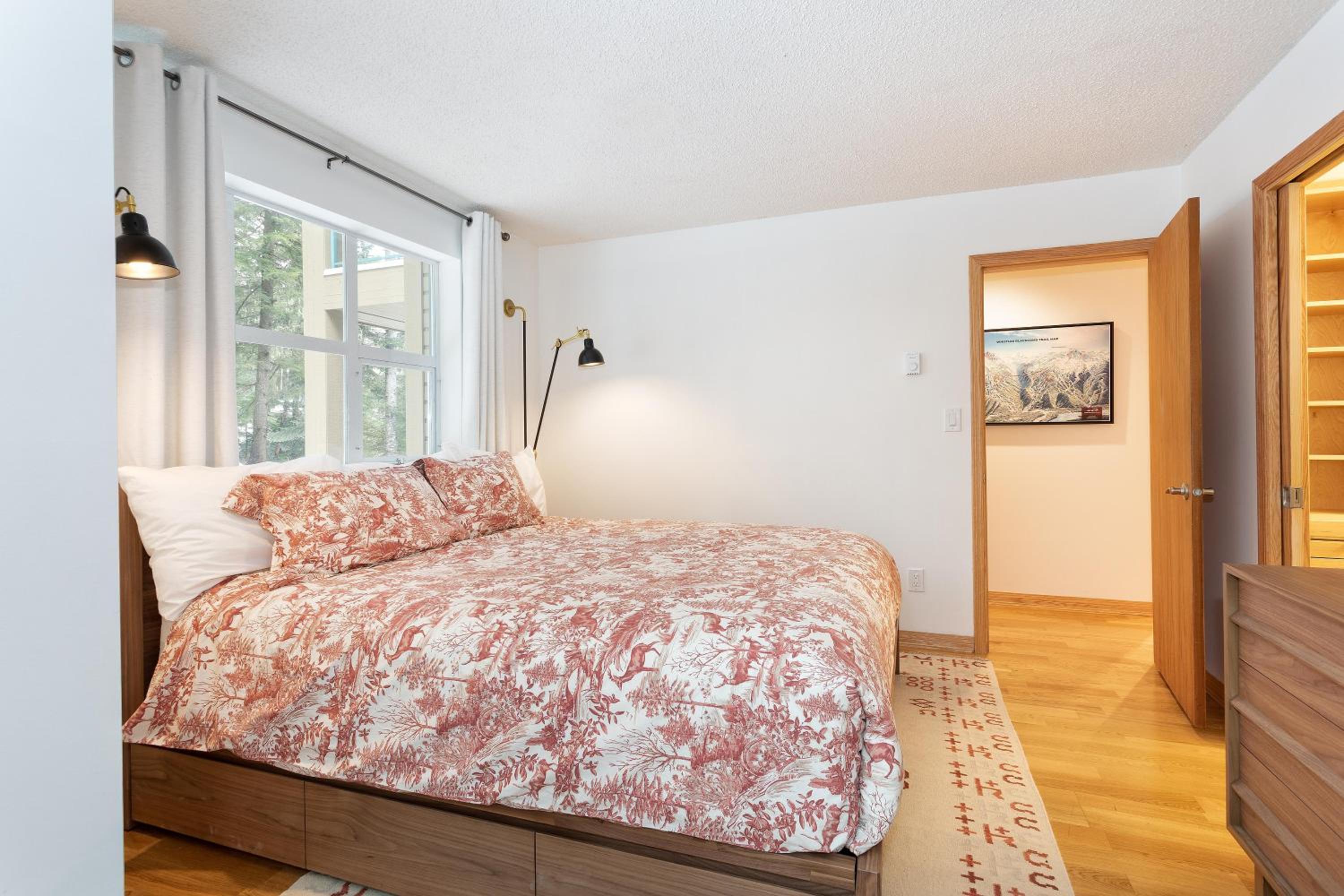 Snowbird 304 | Newly Renovated Townhome Perfect for Families! Hot Tub & Underground Parking