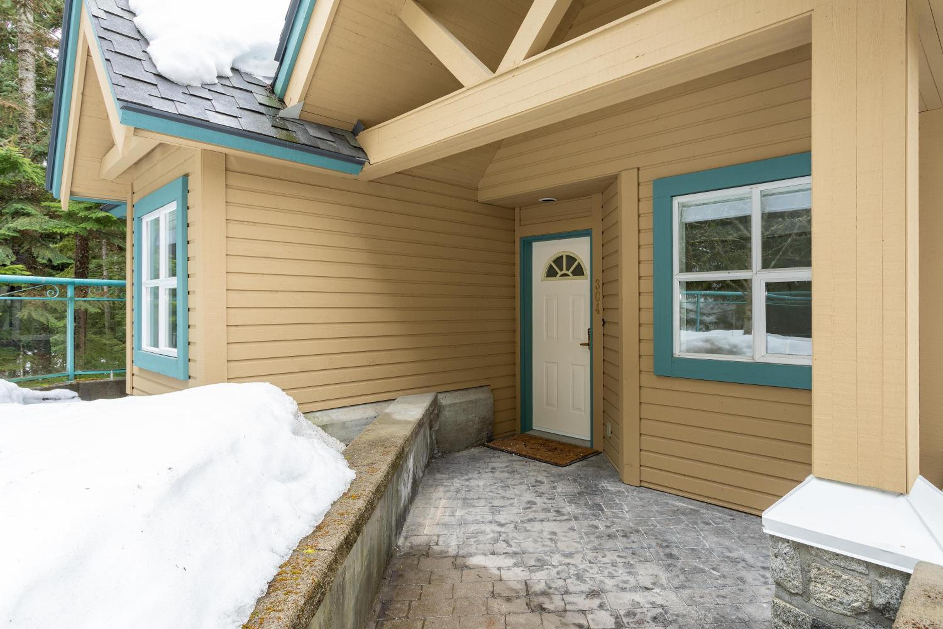 Snowbird 304 | Newly Renovated Townhome Perfect for Families! Hot Tub & Underground Parking