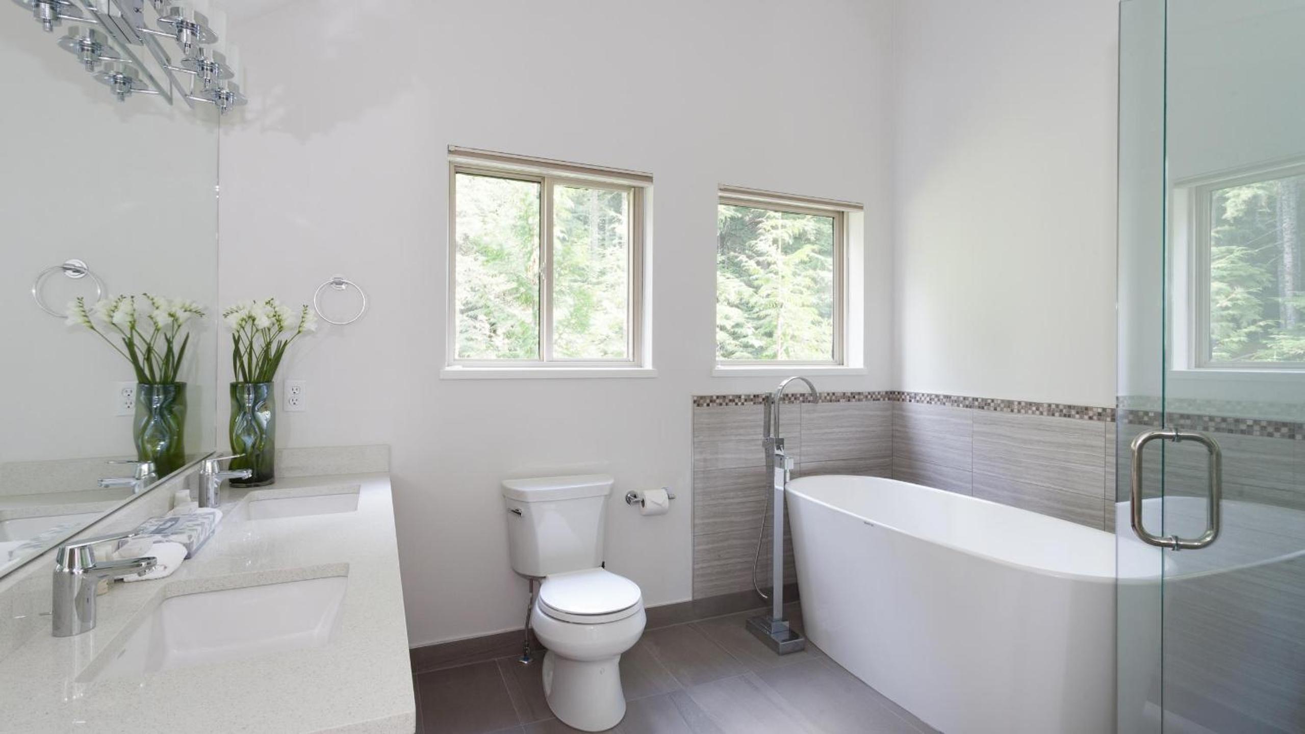 Snowgoose 14 | Inviting Townhome w/ Ski Access, Private Hot Tub, Parking x 2