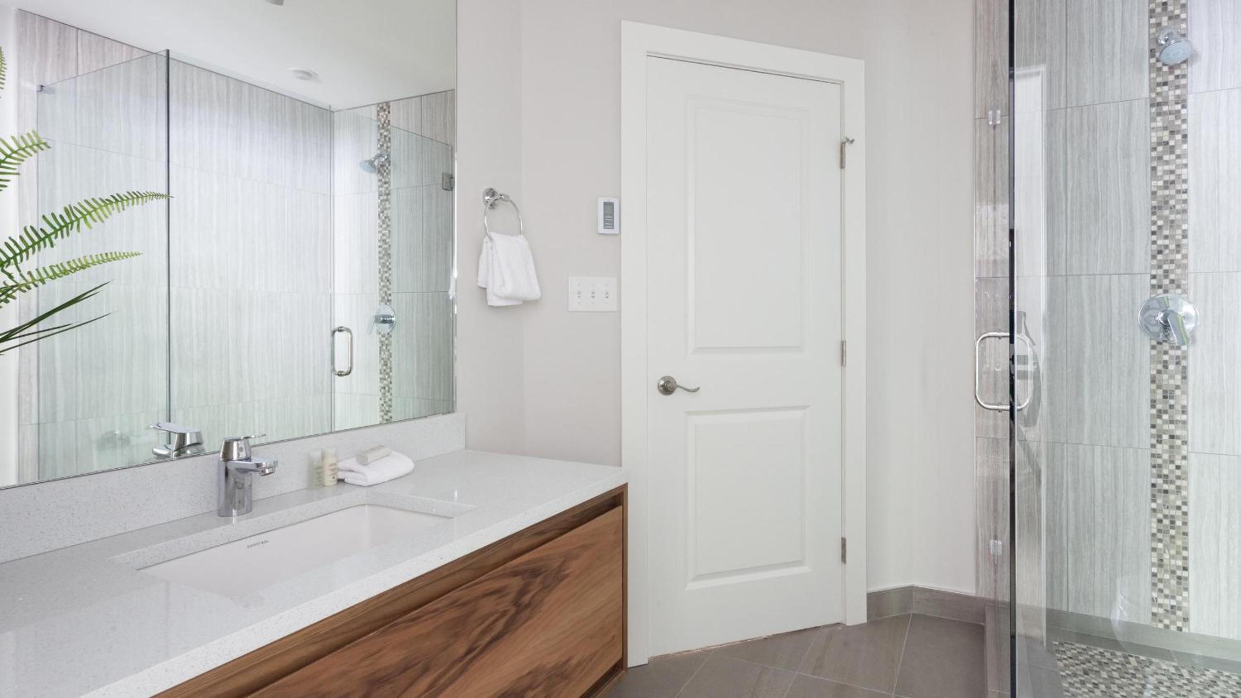 Snowgoose 14 | Inviting Townhome w/ Ski Access, Private Hot Tub, Parking x 2