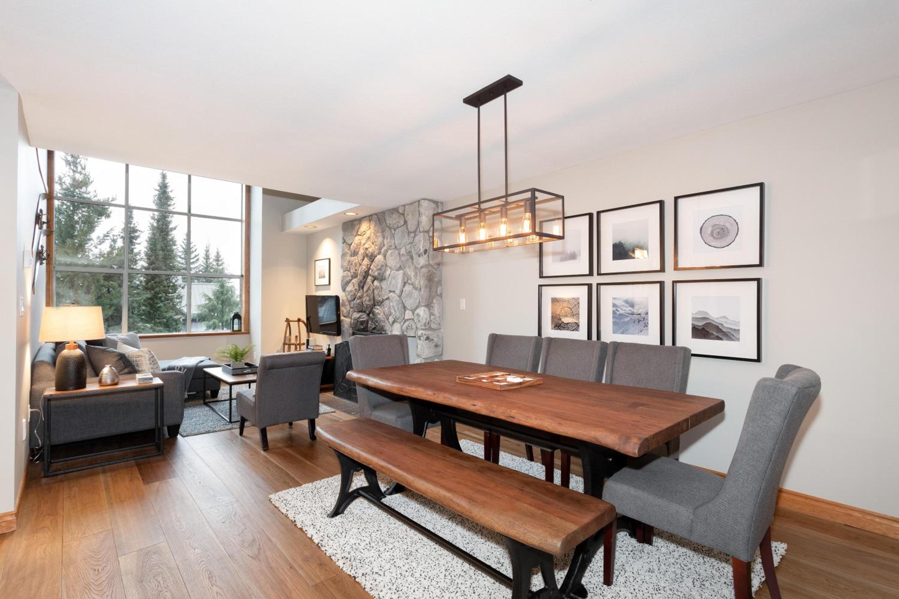 Stoneridge 12 | Modern & Bright Townhome Close to Ski Hill w/ Hot Tub & Parking