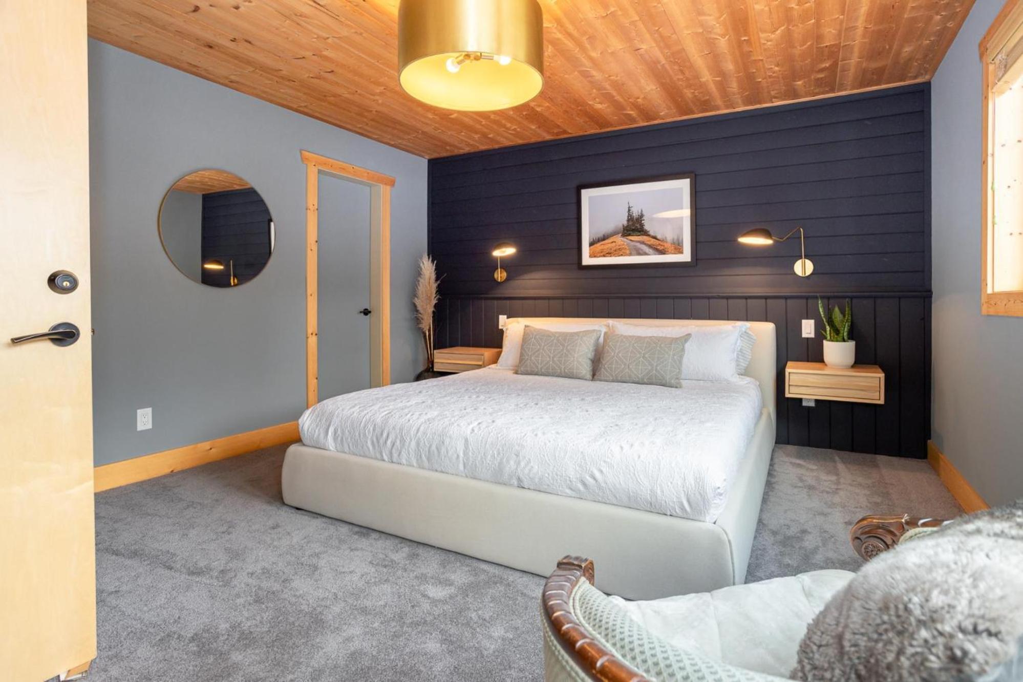 Chalet Whistler | Large Ski Family Chalet, Media Room, Sauna, Hot Tub