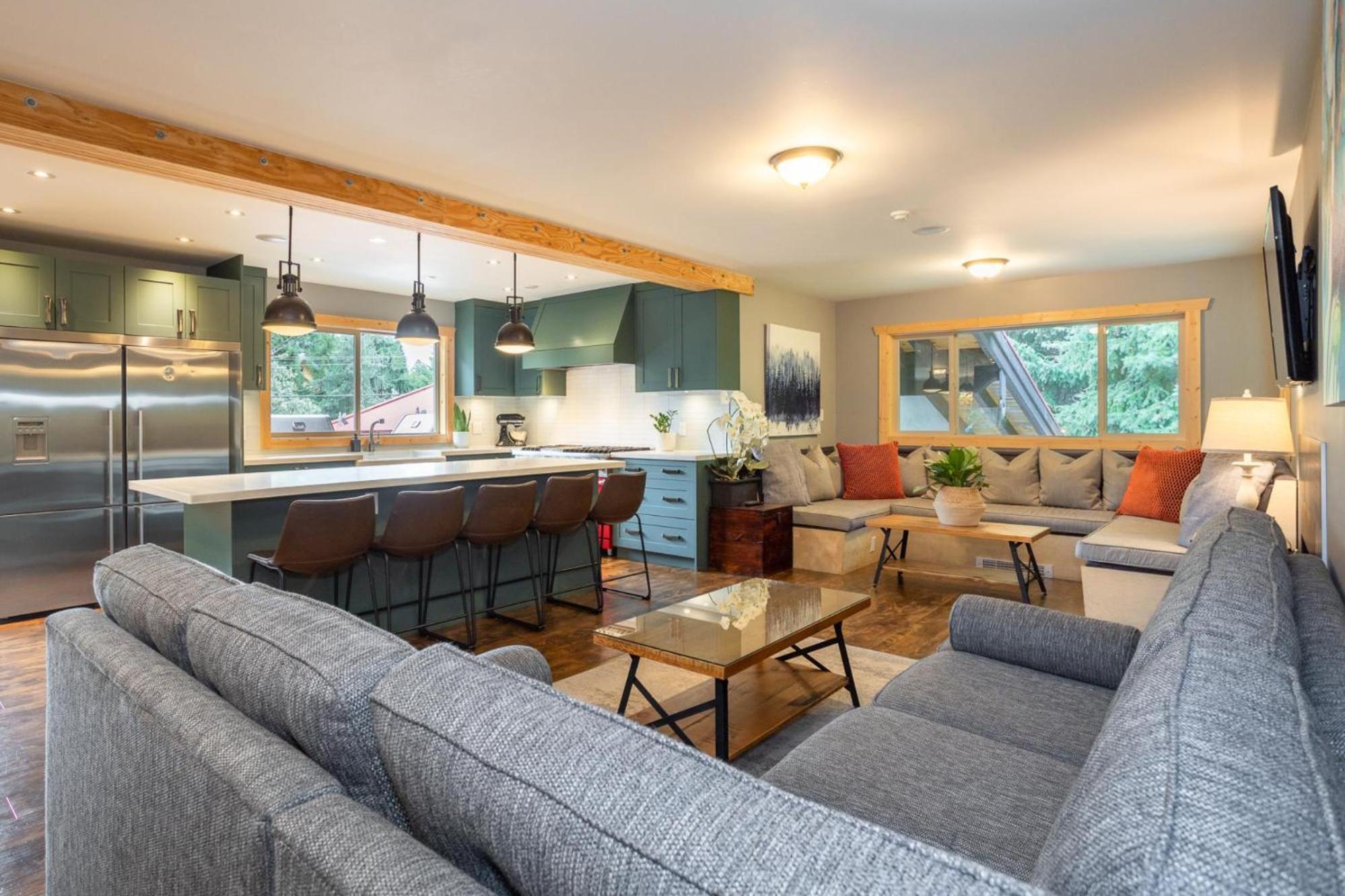 Chalet Whistler | Large Ski Family Chalet, Media Room, Sauna, Hot Tub