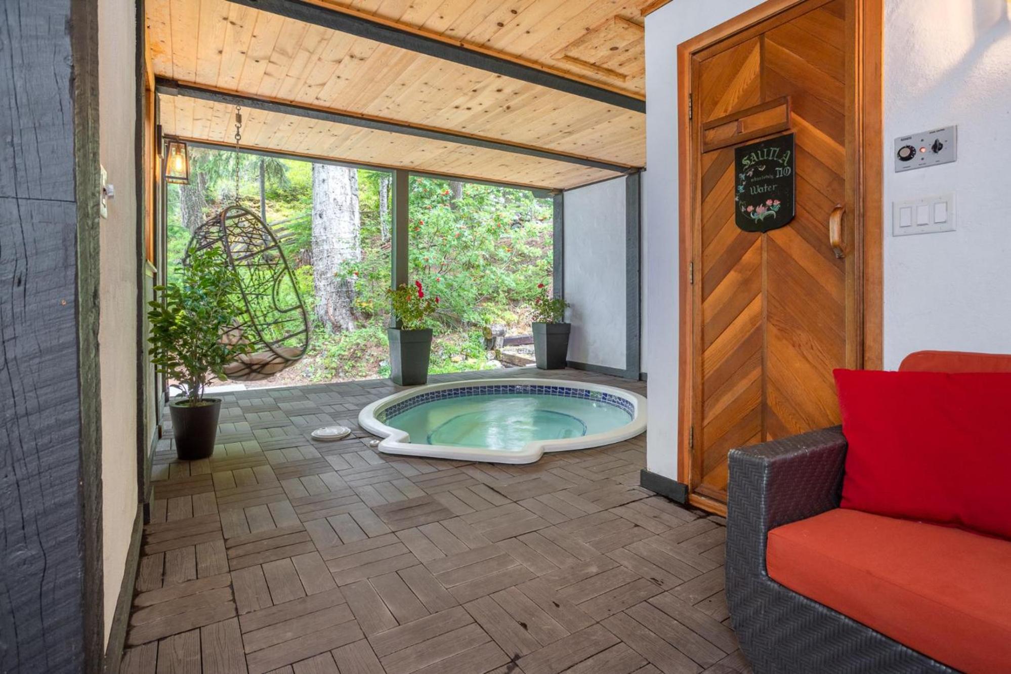 Chalet Whistler | Large Ski Family Chalet, Media Room, Sauna, Hot Tub