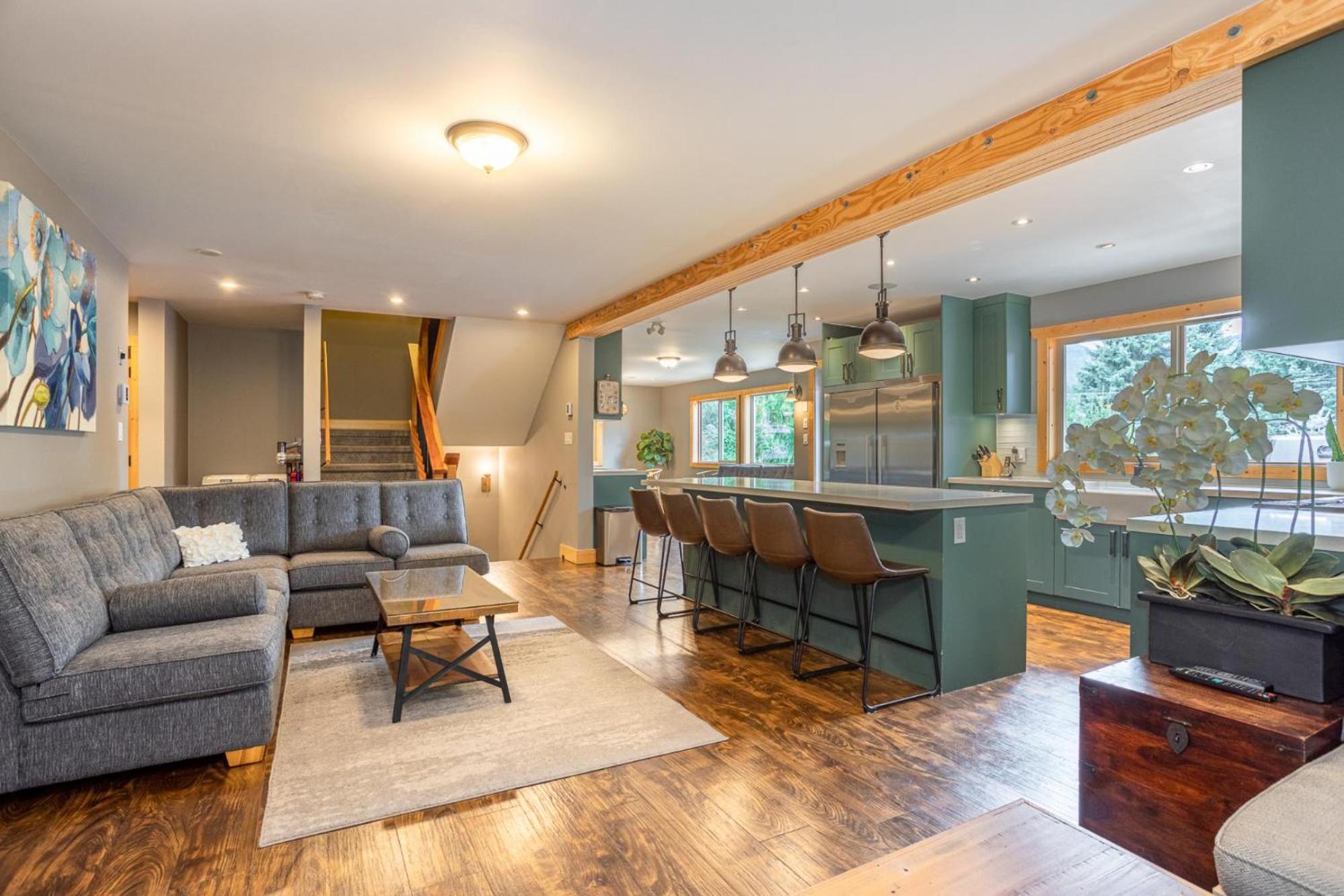 Chalet Whistler | Large Ski Family Chalet, Media Room, Sauna, Hot Tub