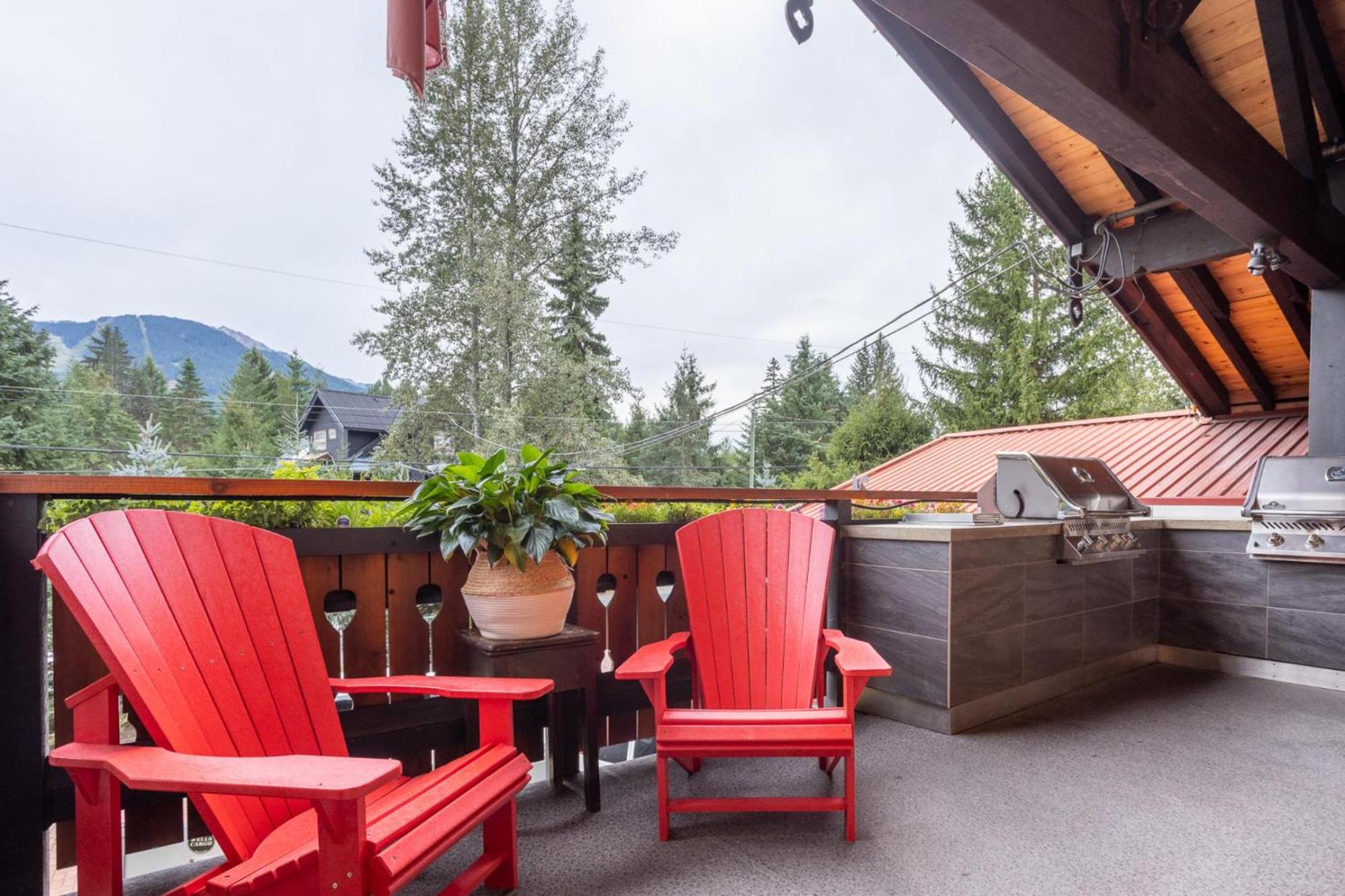 Chalet Whistler | Large Ski Family Chalet, Media Room, Sauna, Hot Tub