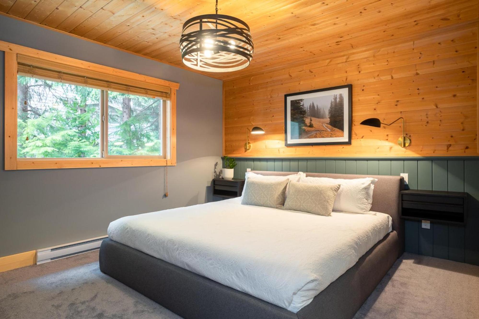 Chalet Whistler | Large Ski Family Chalet, Media Room, Sauna, Hot Tub