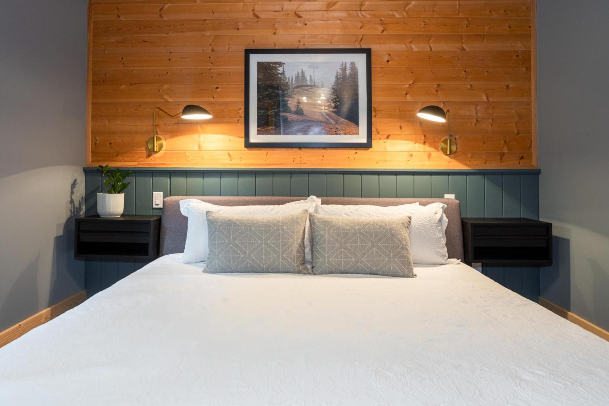 Chalet Whistler | Large Ski Family Chalet, Media Room, Sauna, Hot Tub
