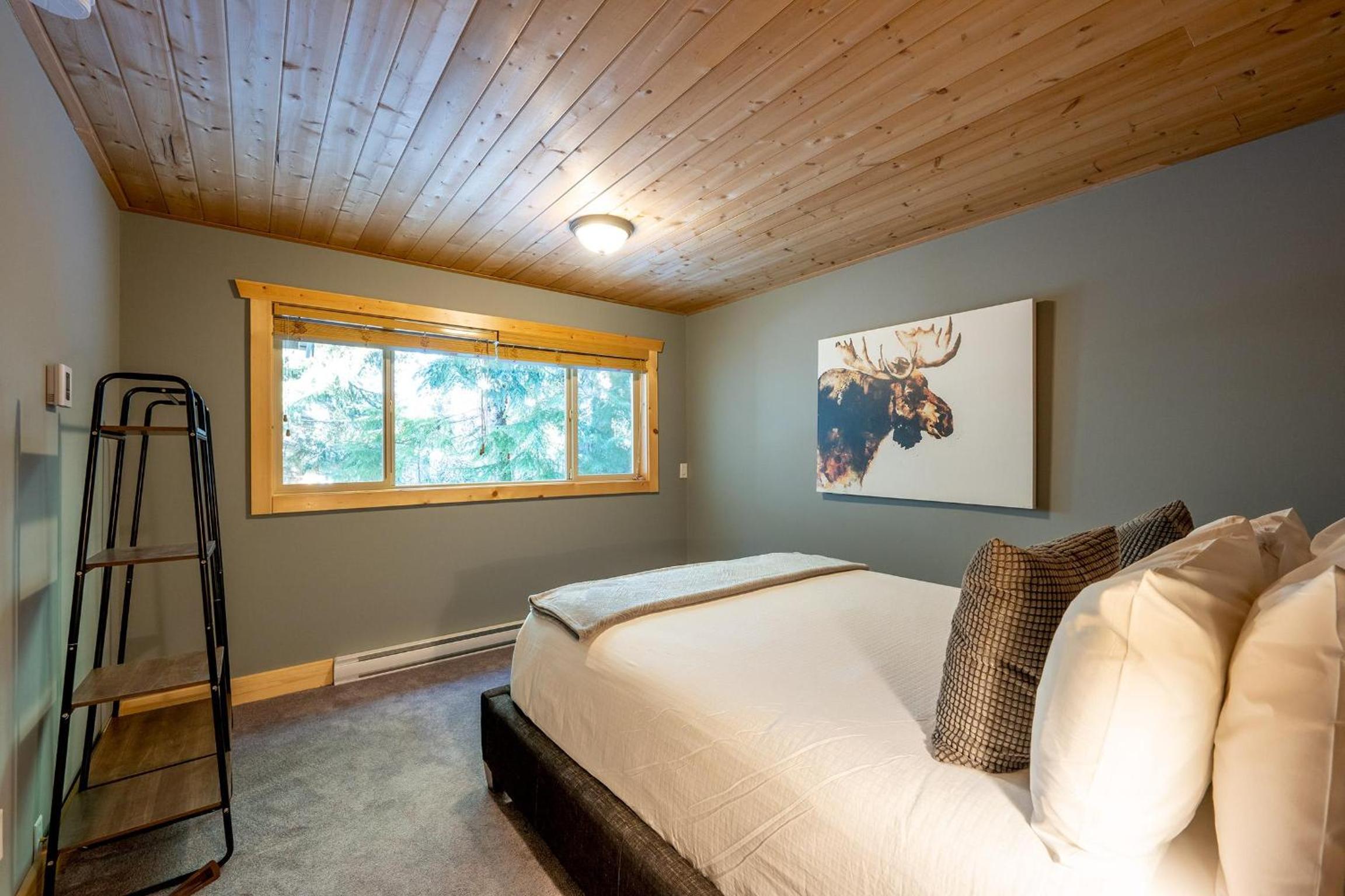 Chalet Whistler | Large Ski Family Chalet, Media Room, Sauna, Hot Tub