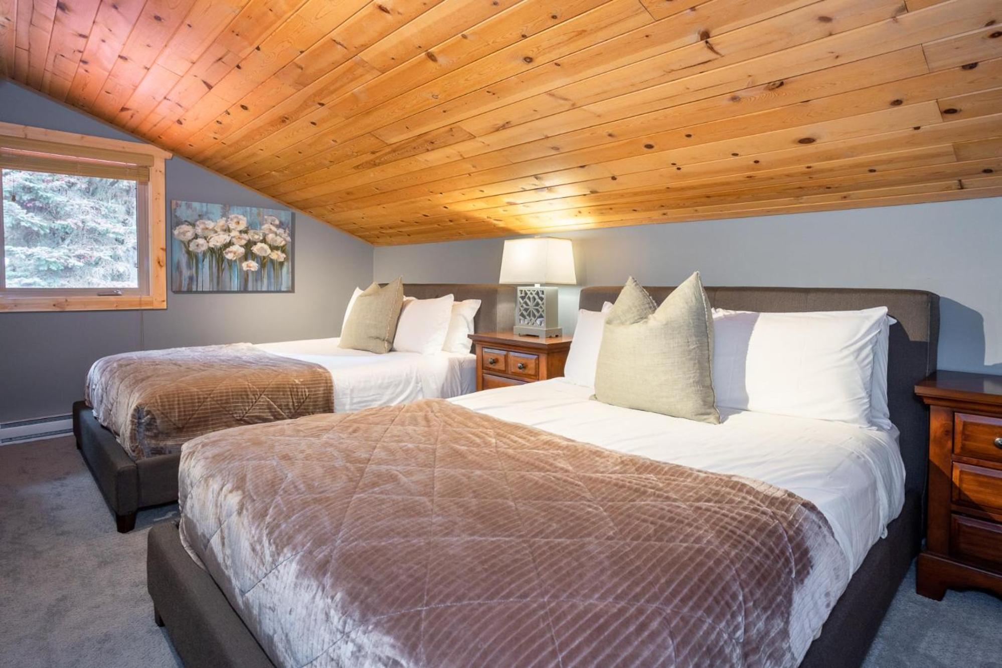 Chalet Whistler | Large Ski Family Chalet, Media Room, Sauna, Hot Tub