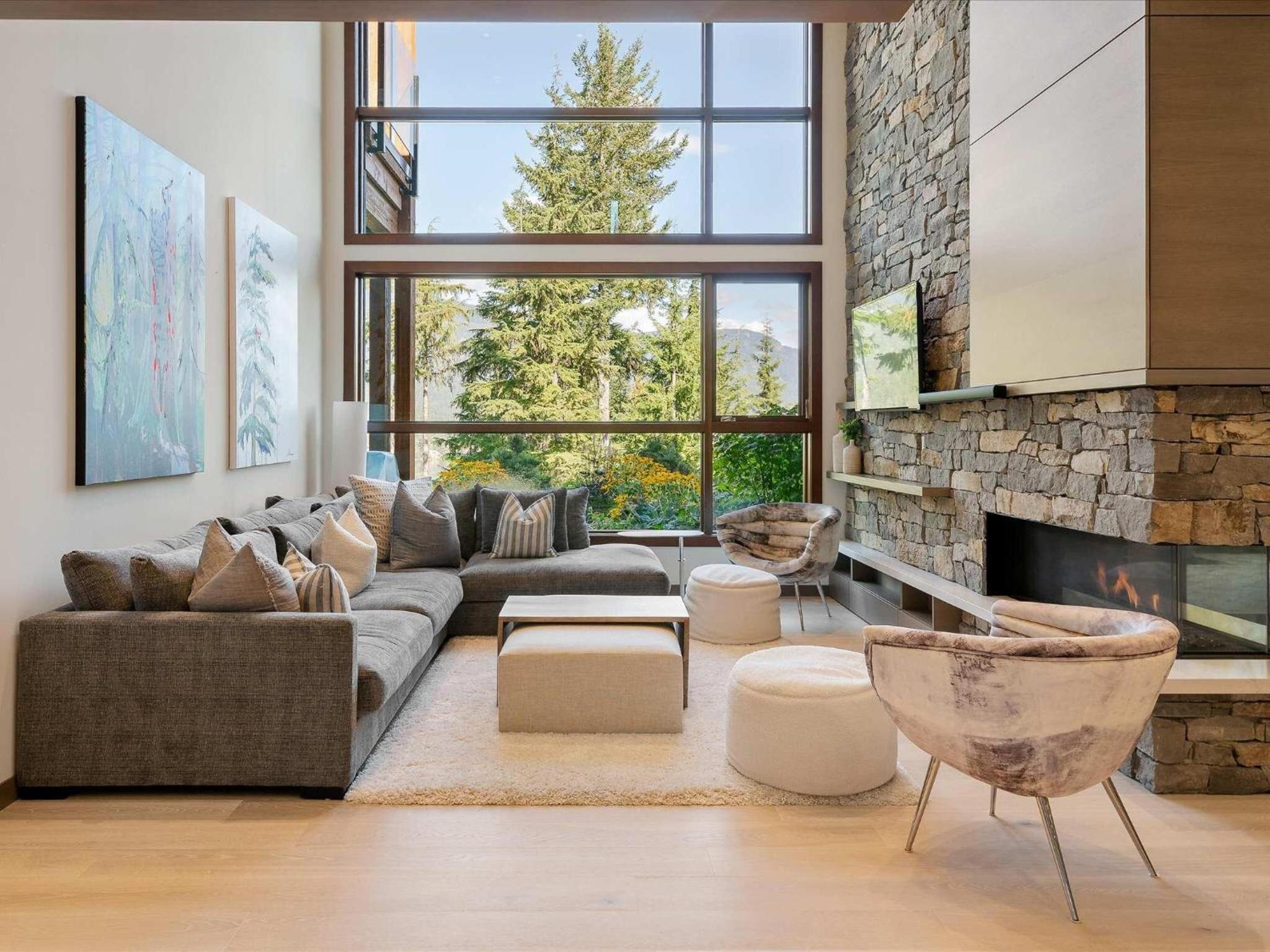 Lakecrest 7 | Upscale & Bright Retreat, Lake & Mountain Views, 5 min Drive to Gondolas