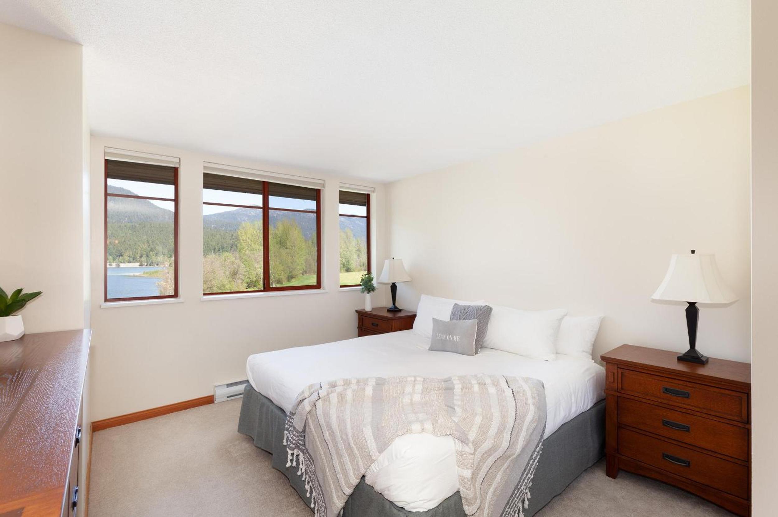 Lakeside Landing | Overlooking Lake, Mountain Views, Near X-Country Skiing Trails