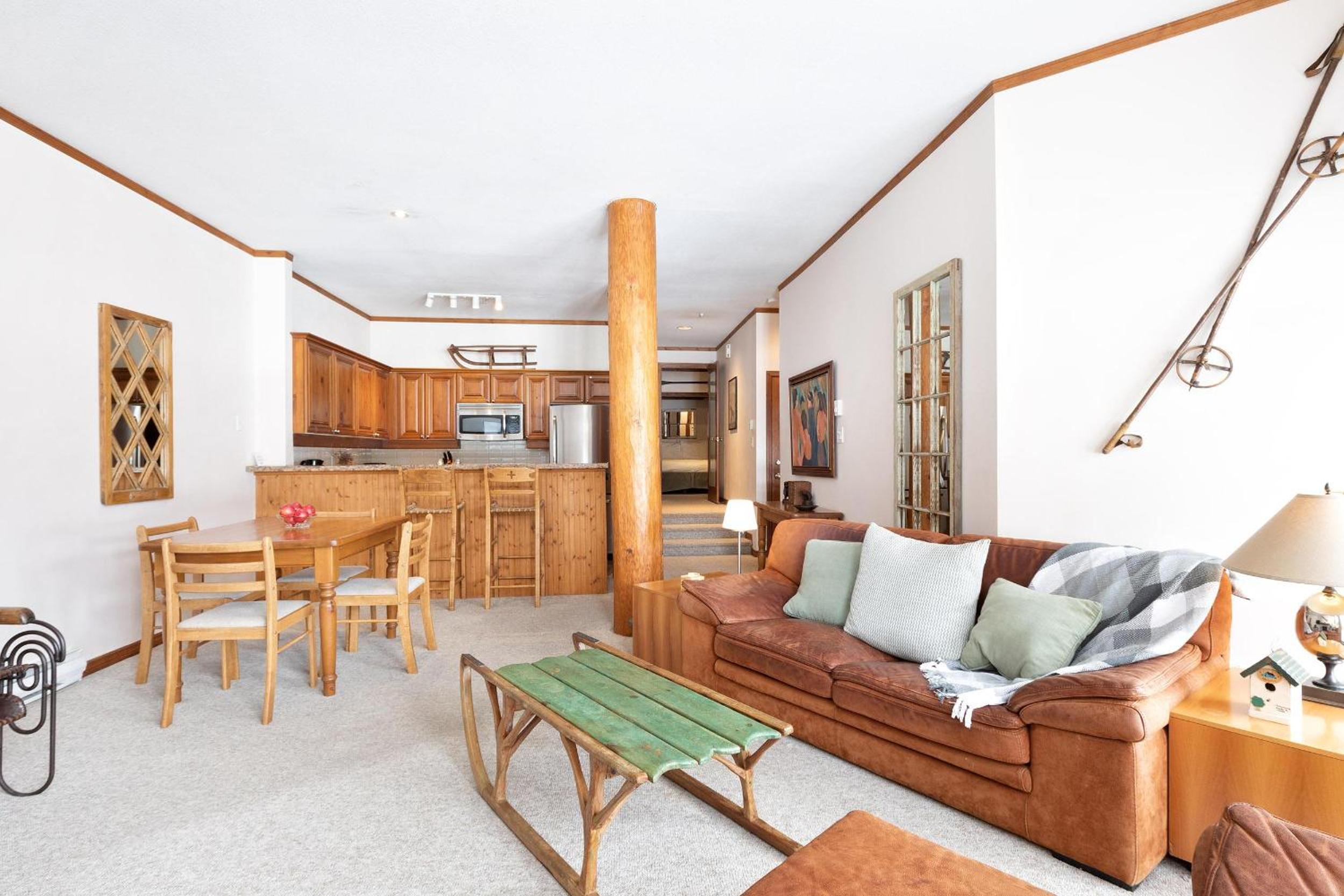 Blackcomb Greens 06 | Spacious Townhome, Shared Hot Tub, Near Shuttle & X-Country Skiing