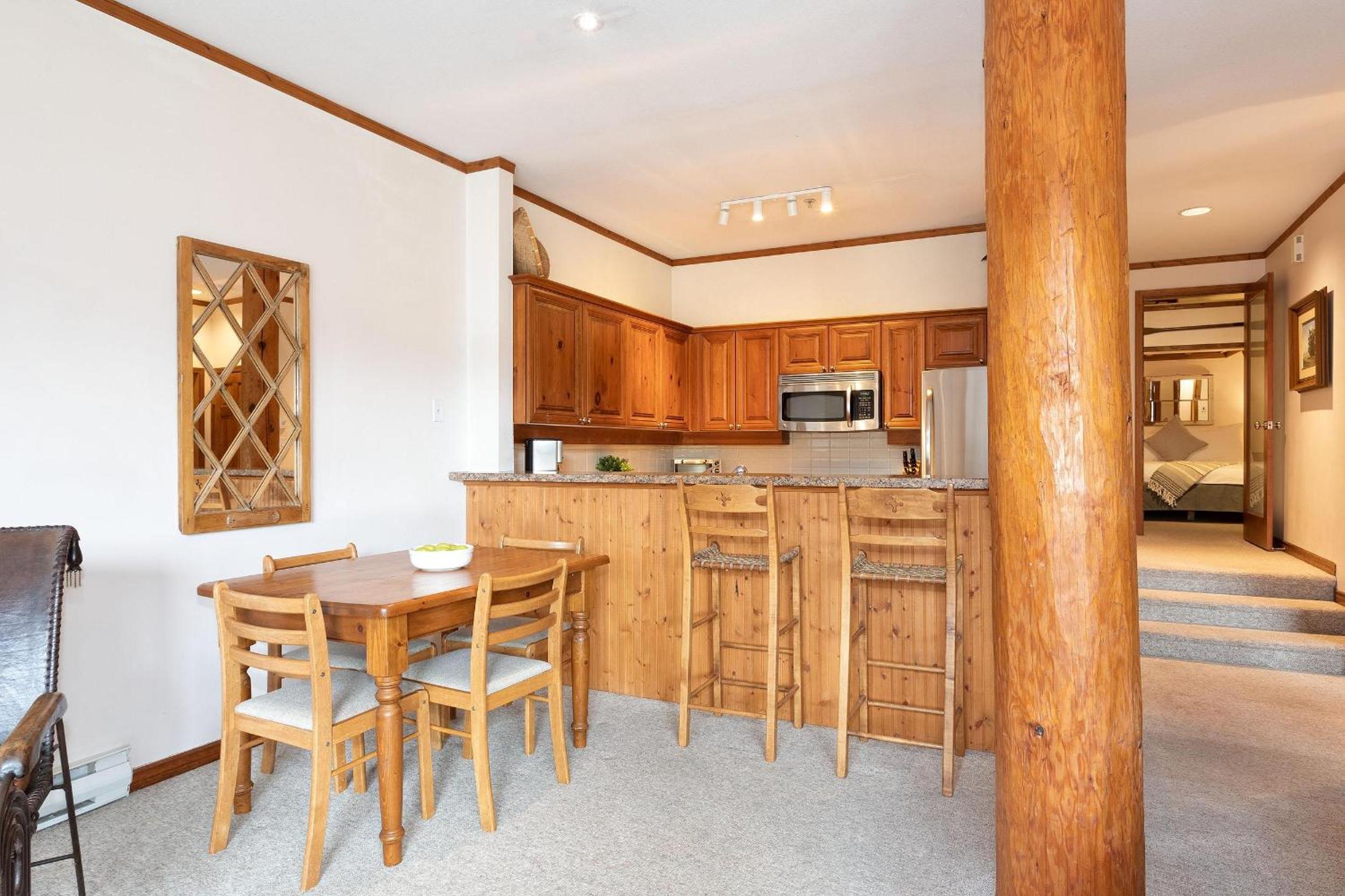 Blackcomb Greens 06 | Spacious Townhome, Shared Hot Tub, Near Shuttle & X-Country Skiing