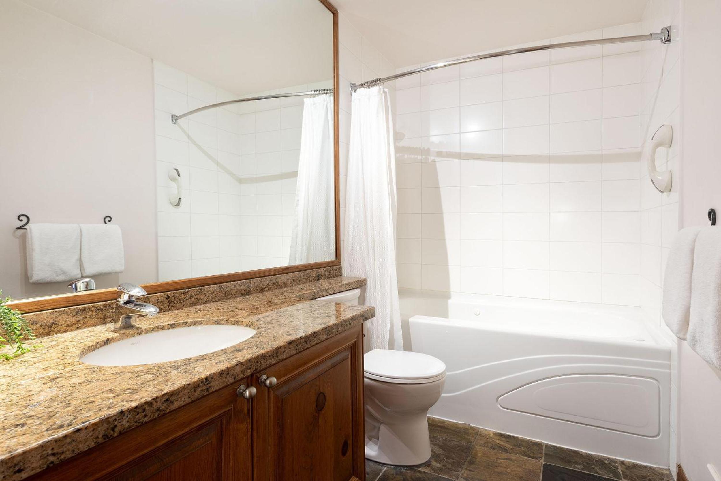 Blackcomb Greens 06 | Spacious Townhome, Shared Hot Tub, Near Shuttle & X-Country Skiing