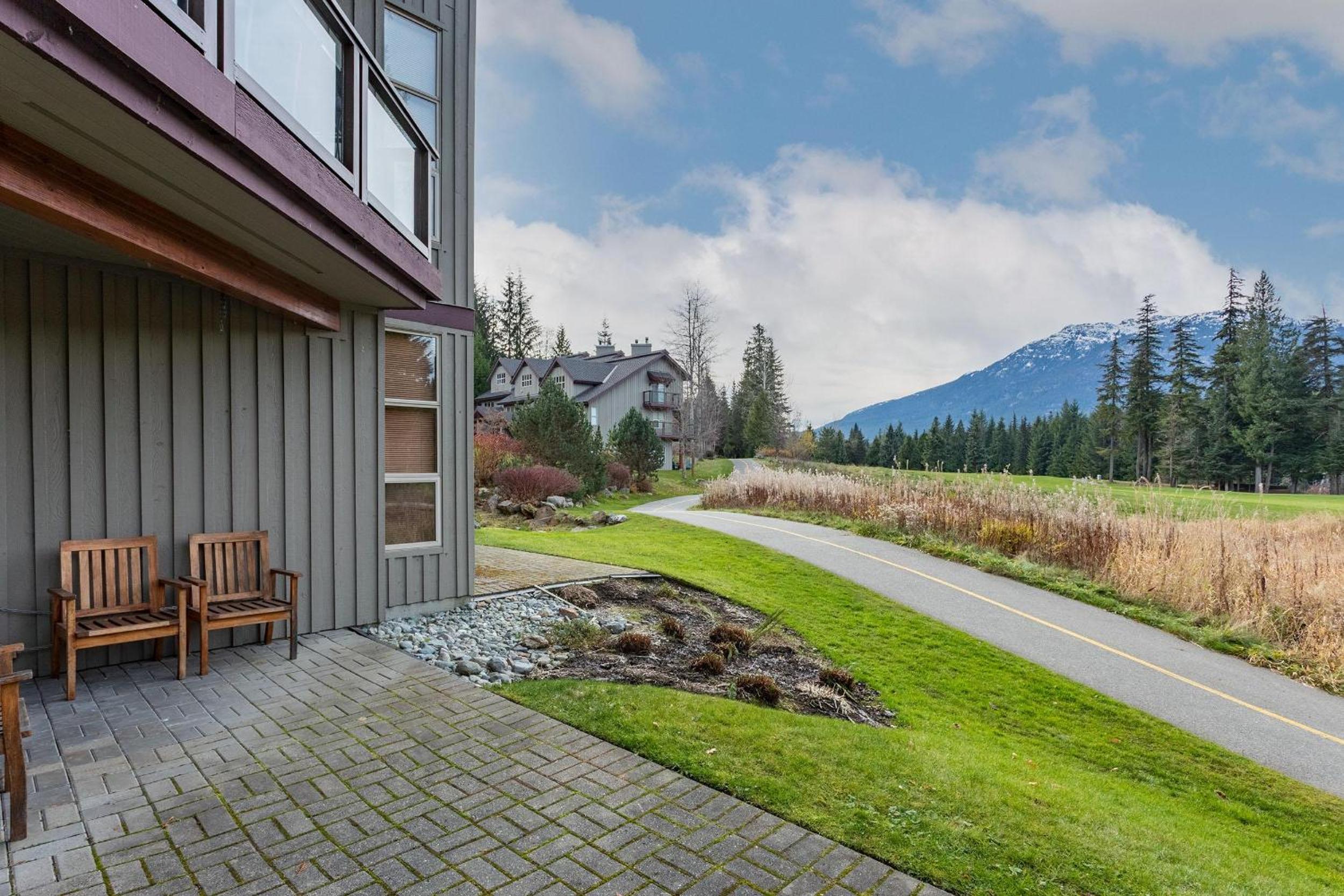 Blackcomb Greens 06 | Spacious Townhome, Shared Hot Tub, Near Shuttle & X-Country Skiing