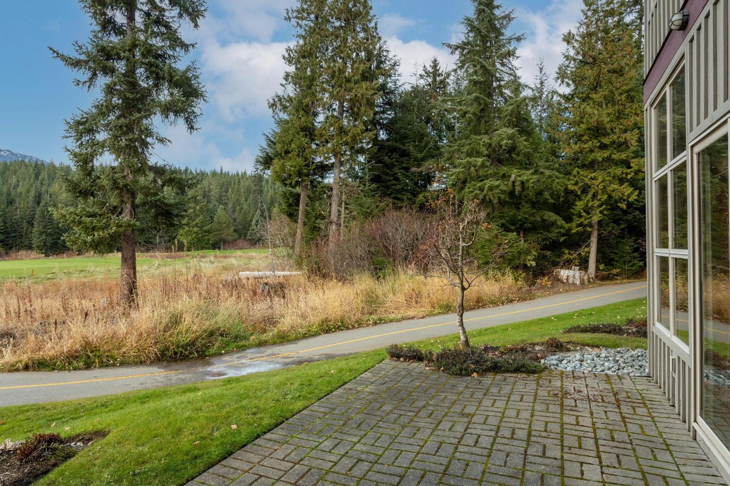 Blackcomb Greens 06 | Spacious Townhome, Shared Hot Tub, Near Shuttle & X-Country Skiing
